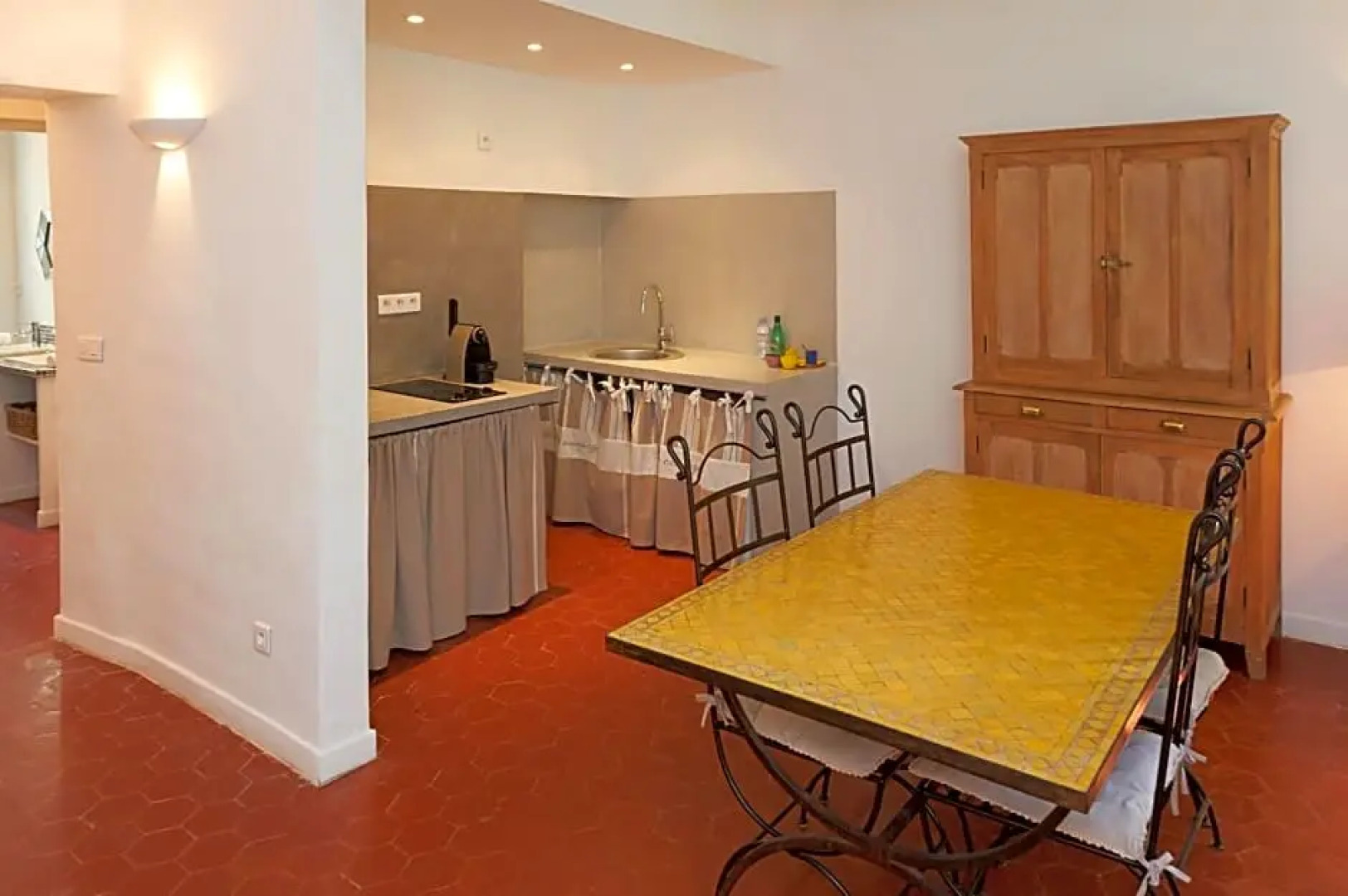 La Grande Maison De Nans