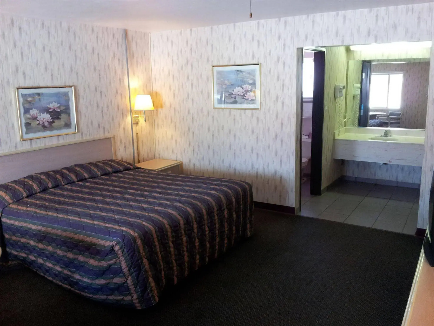 Sun Valley Inn & Suites
