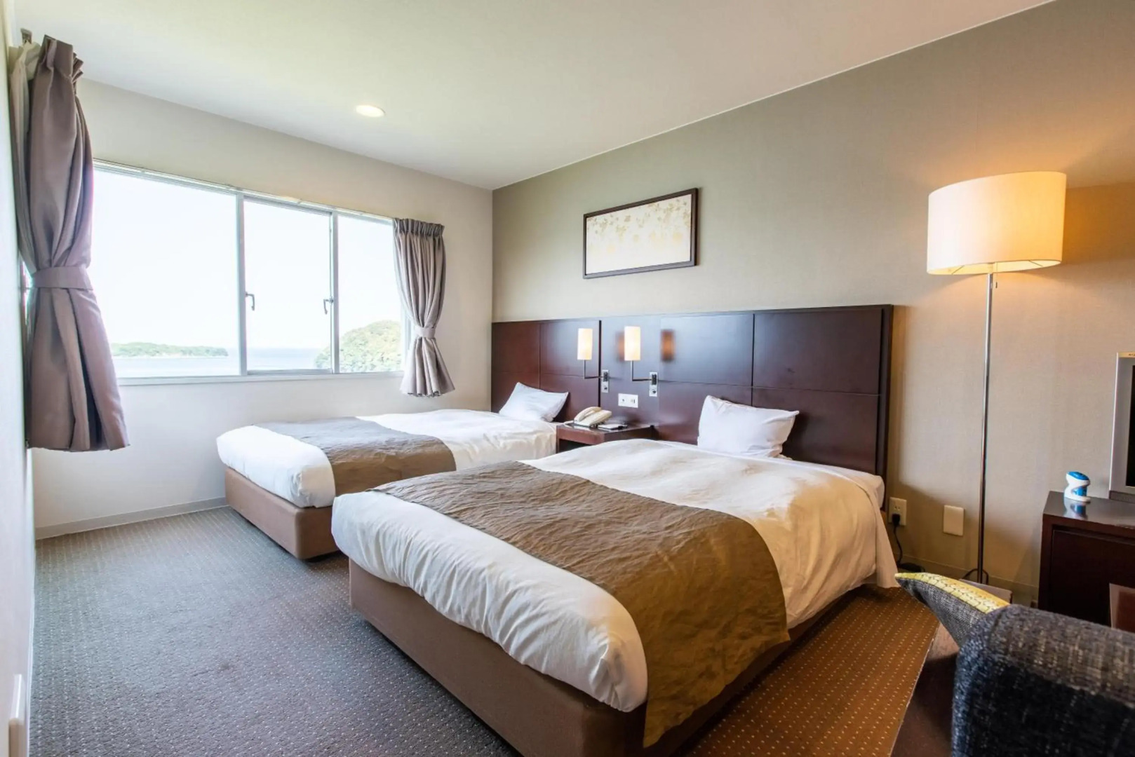 Wisterian Life Club Toba