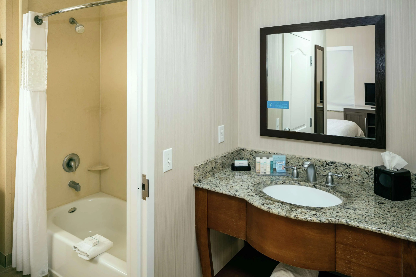 Hampton Inn & Suites Arroyo Grande/Pismo Beach Area, CA