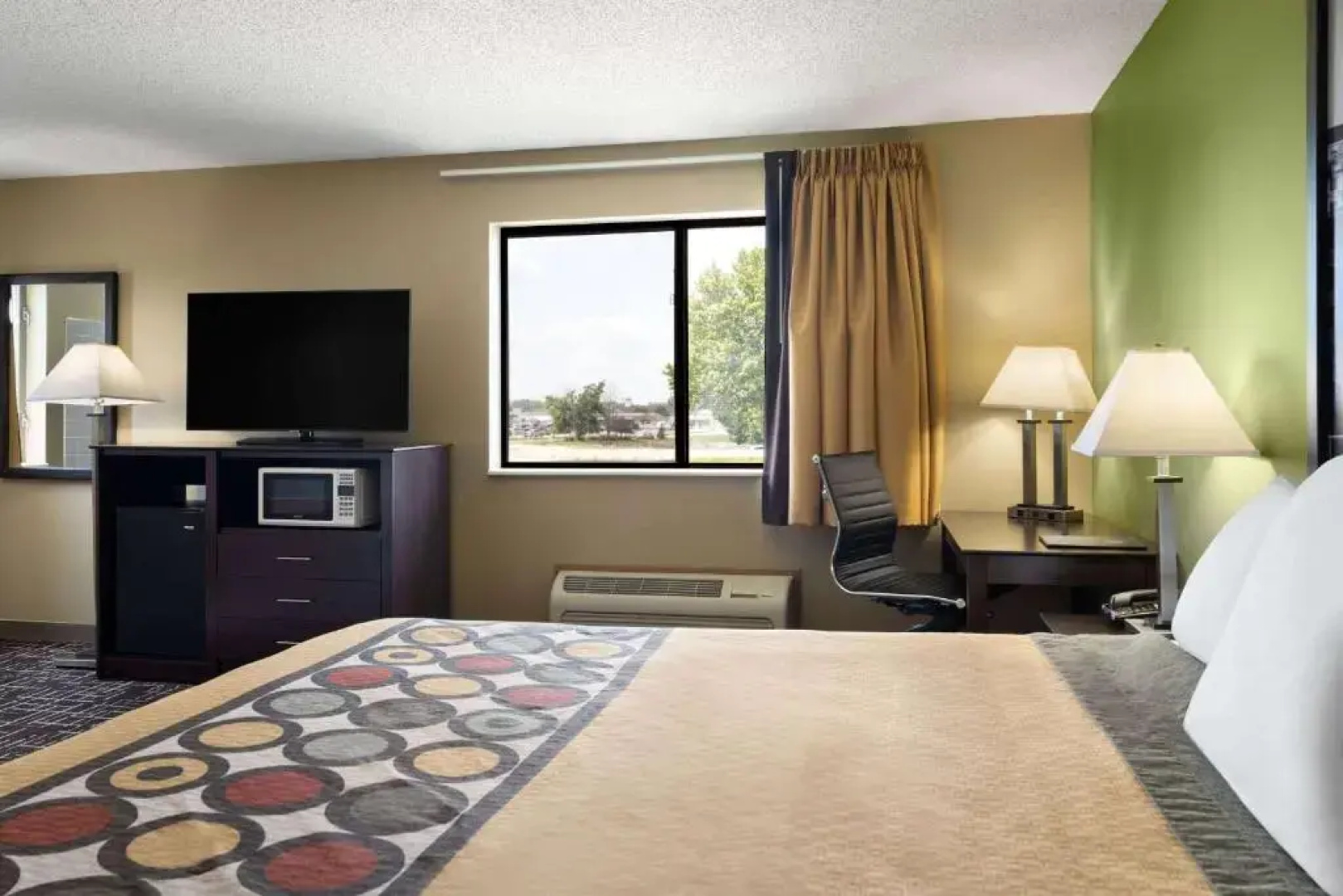 Super 8 Dyersville