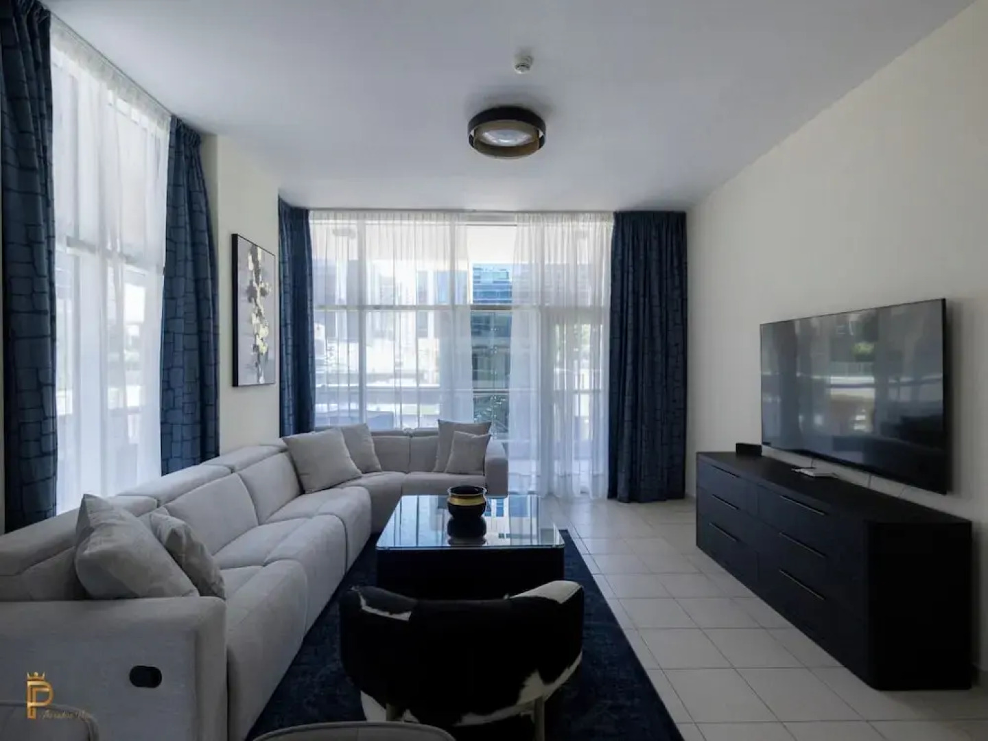 Large Modern 1-Bedroom in Bay Square 9