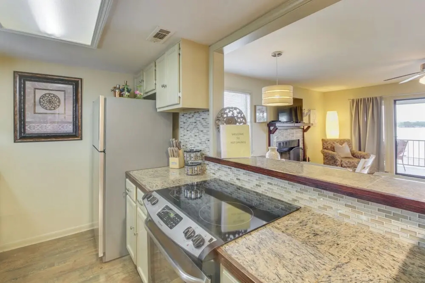 Lake Hamilton River-view Retreat w/ Pool Access