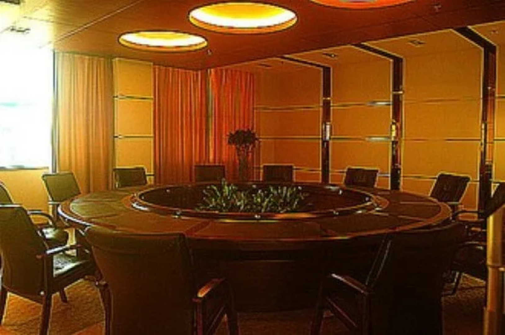 Maple International Hotel