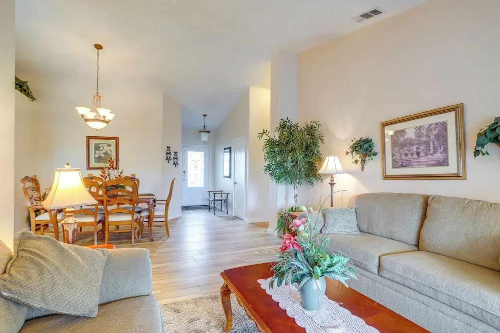 065014: 2 Mi to Big Rock Golf Course: Luxury Home