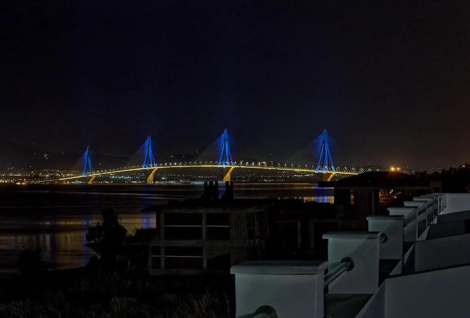 Epipleon Luxury Suites -105- Δωμάτιο 35τμ με βεράντα 35τμ μπροστά στη θάλασσα