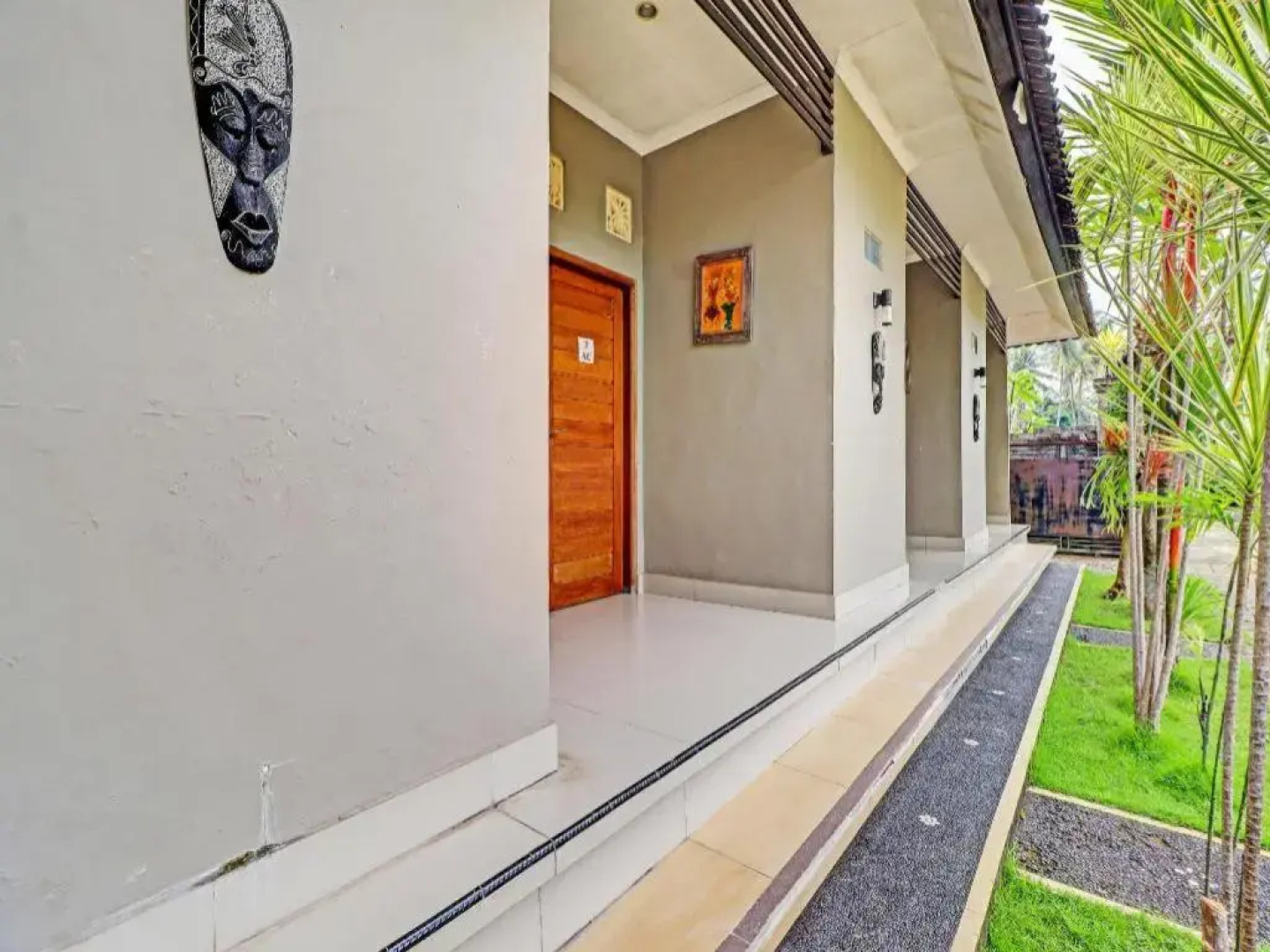 OYO 92203 Tata Guest House