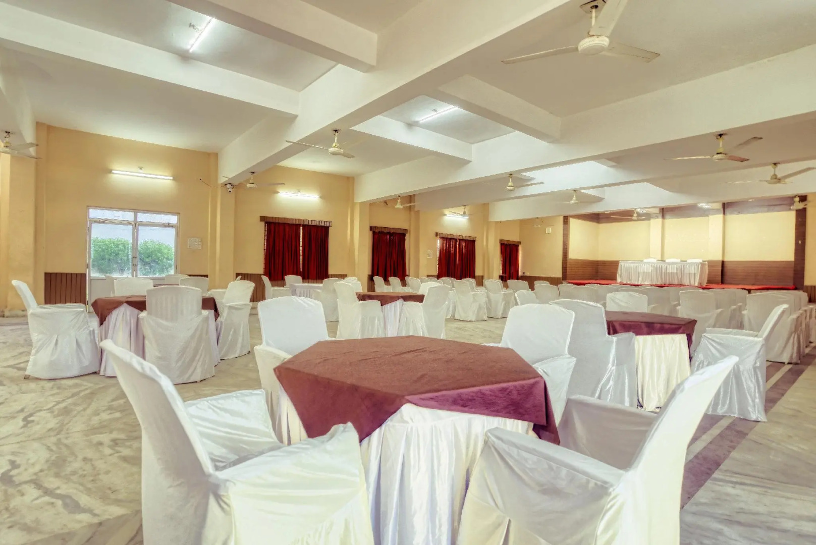 Hotel Empire Gandhidham