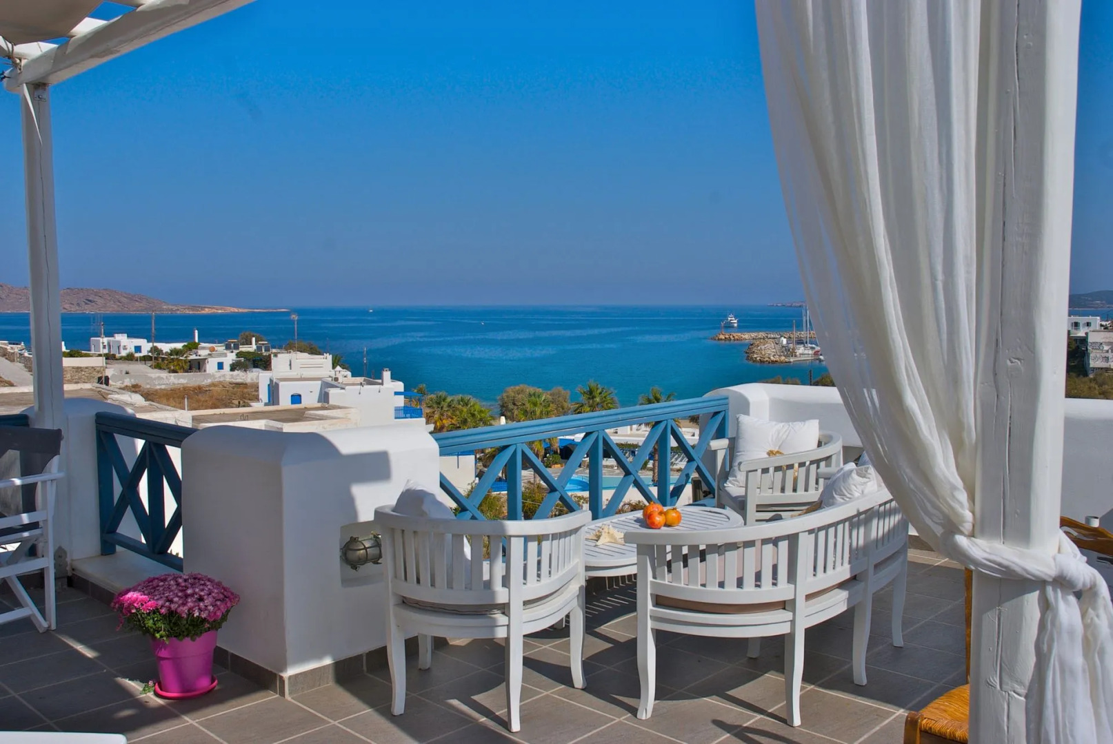Alexandros Suites & Apartments