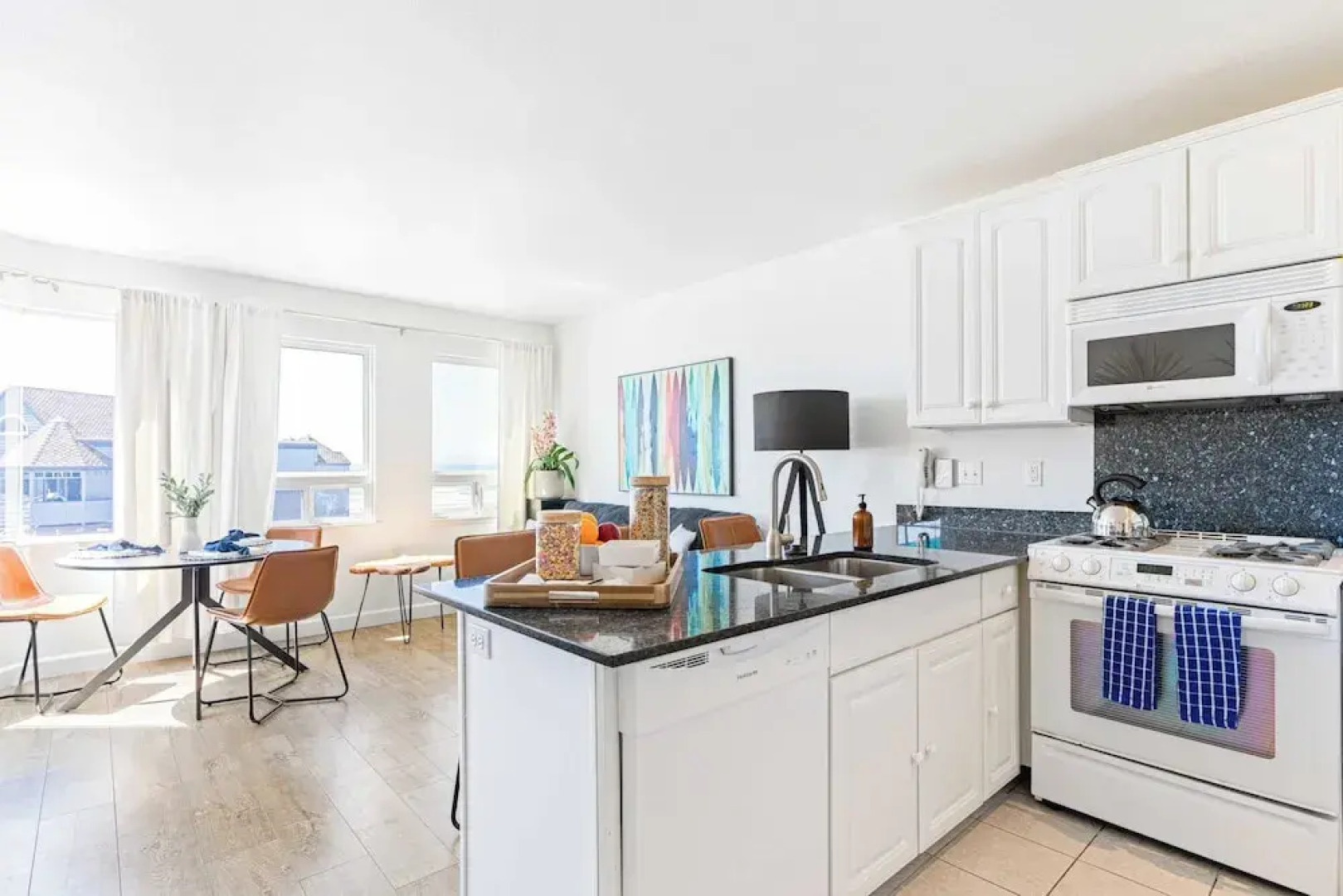 2 Cayucan Bungalows Steps to Beach + Shared Lounge Sleeps 12