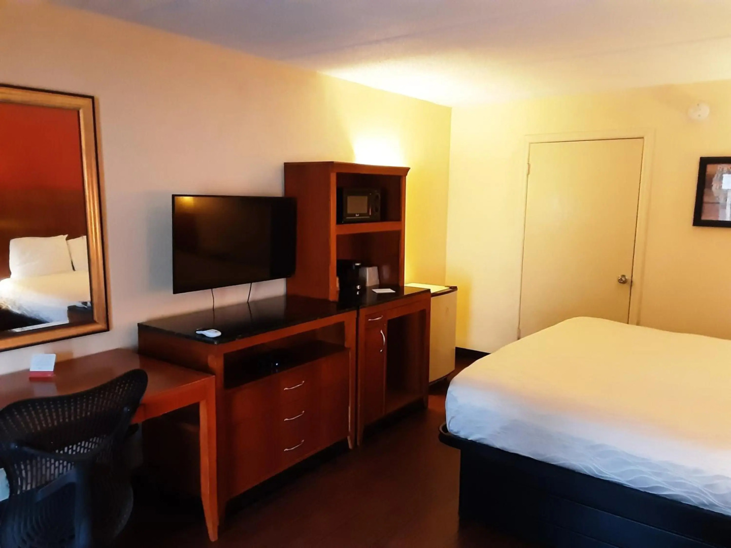 Econo Lodge Inn & Suites Griffin North