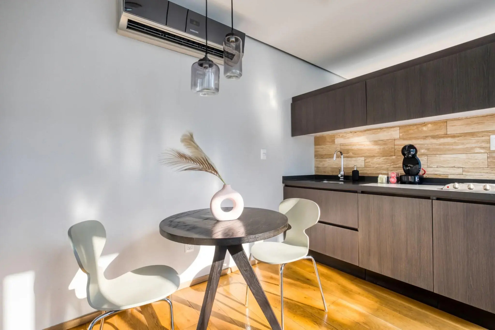 AR 218 Hotel by ULIV