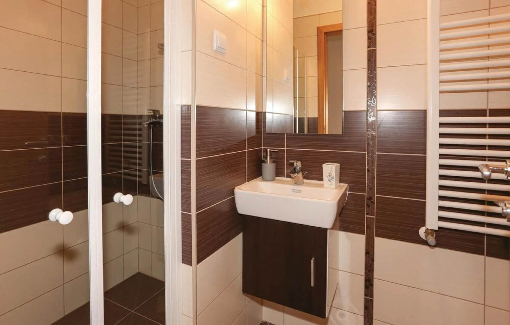 Awesome Home in Dugopolje With Wifi and 4 Bedrooms