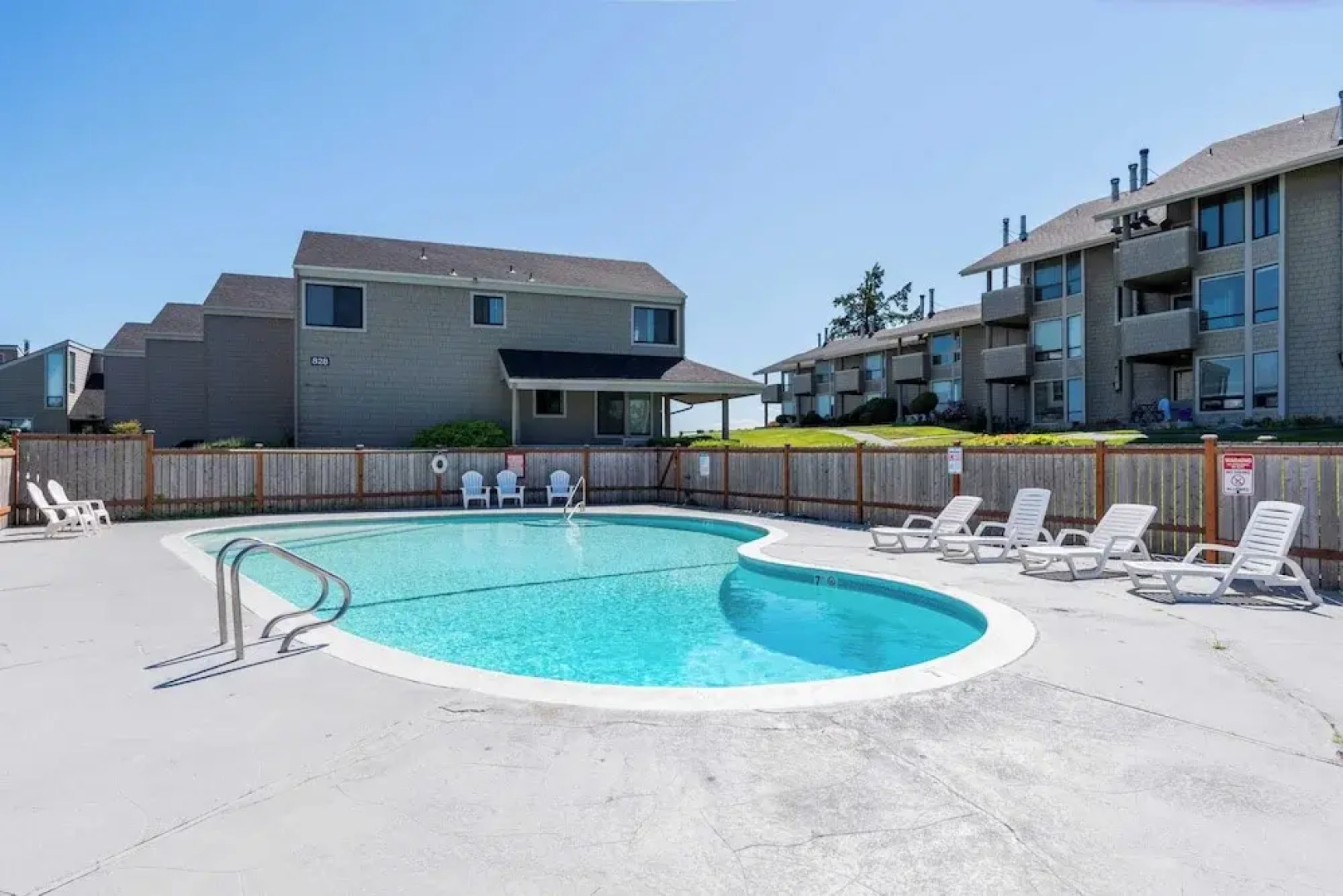 Beachcomber's Bliss by Avantstay Steps to the Beach Ocean Views