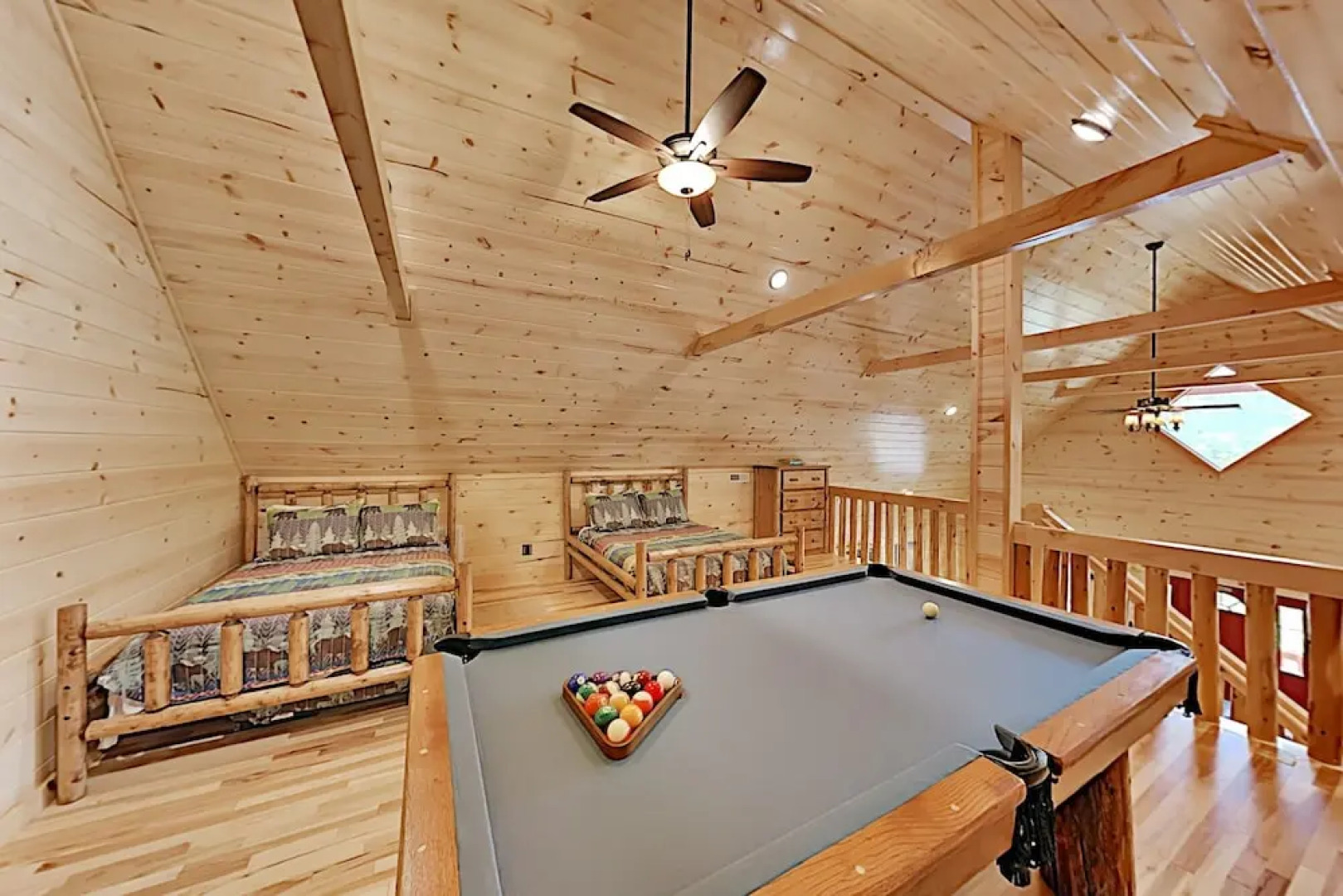 222flwkd 2 Bedroom Cabin