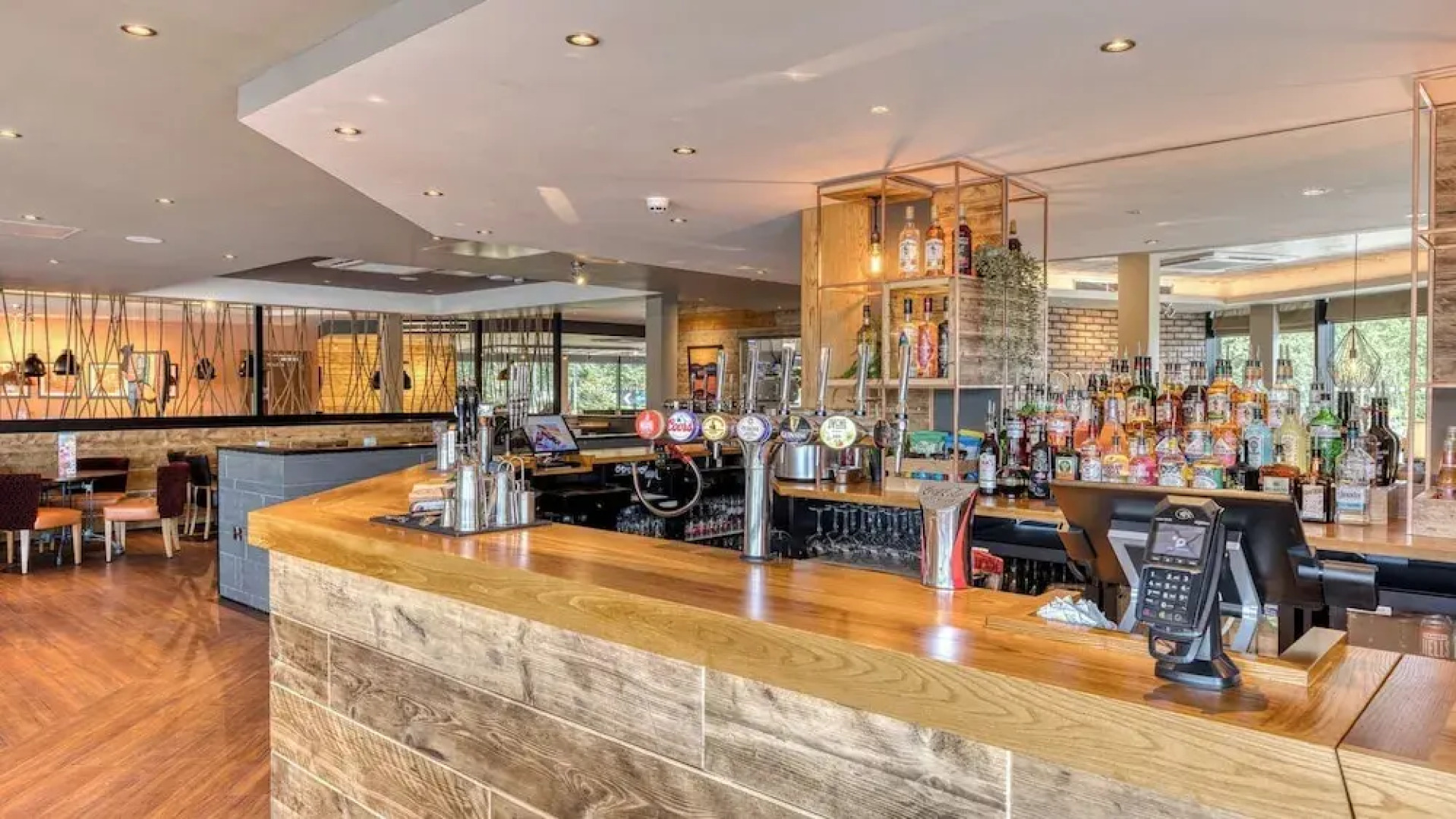 Premier Inn Bristol Parkway - M32