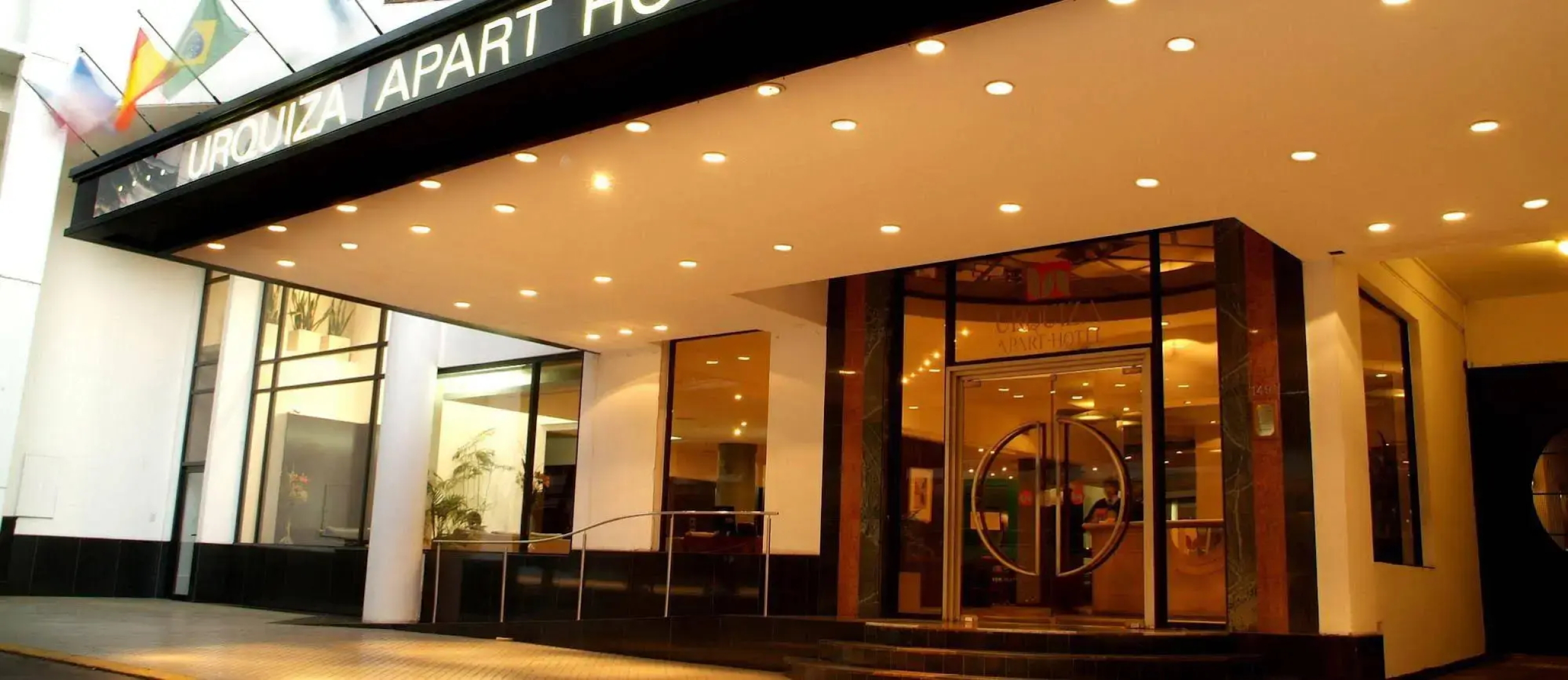 Urquiza Apart Hotel & Suites