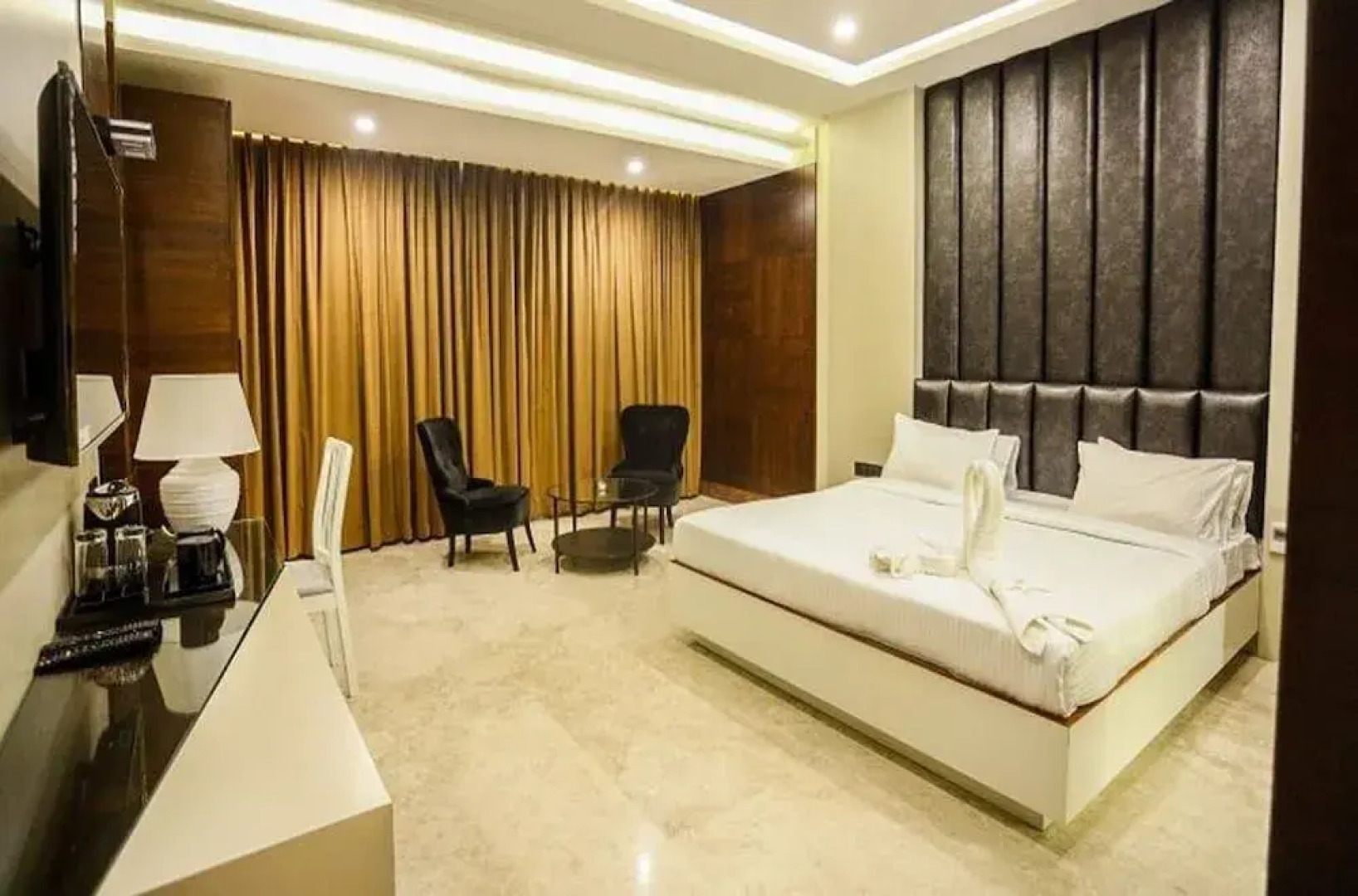 Cliff Embassy Banquet & suites