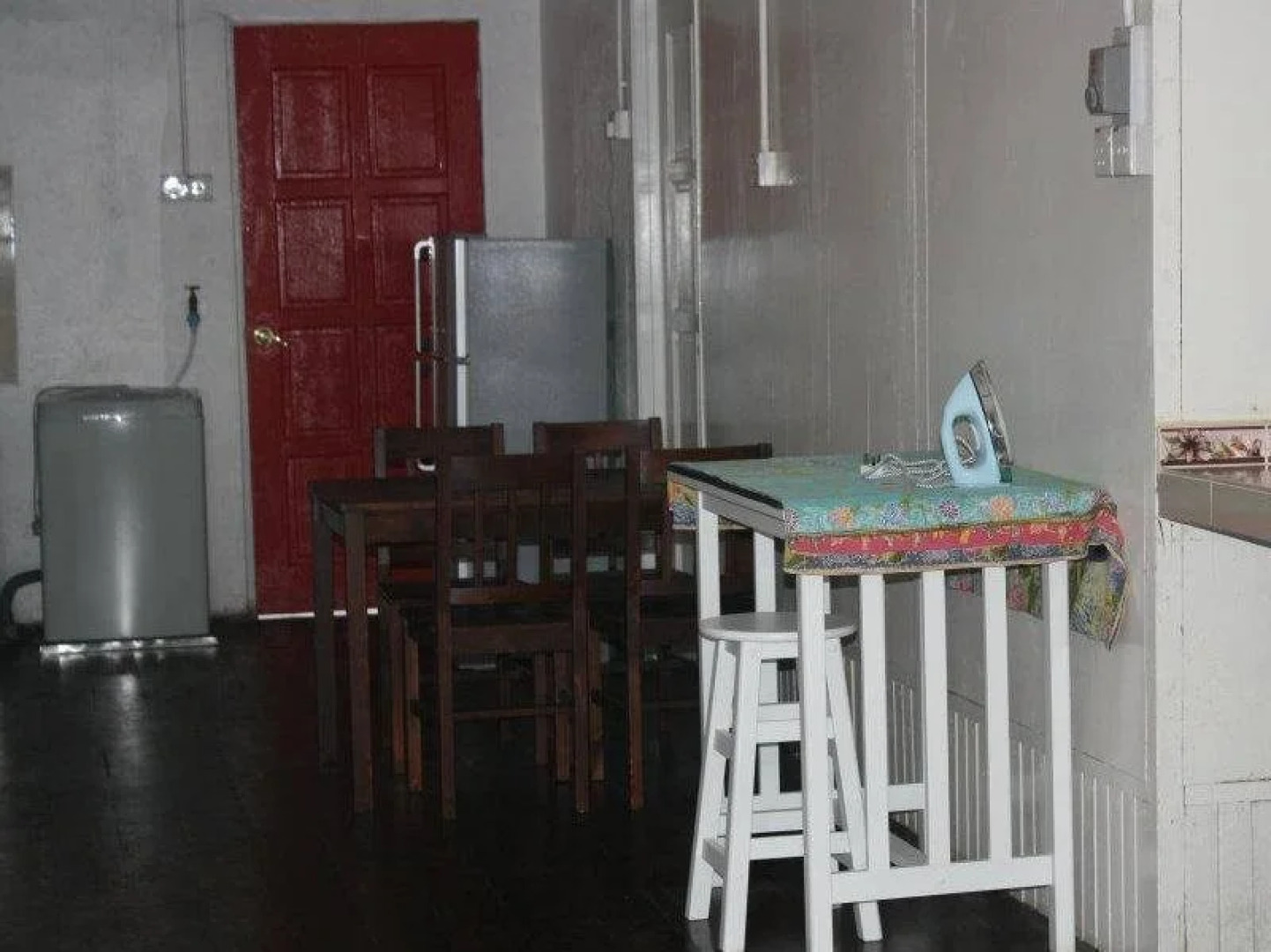 Emma Guest House Rumah Rendah