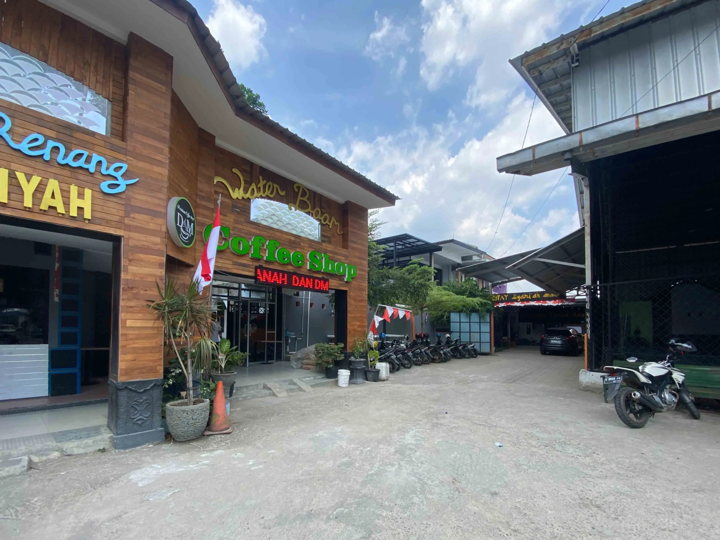 Guest House Hj Muriyah Syariah Slawi RedPartner