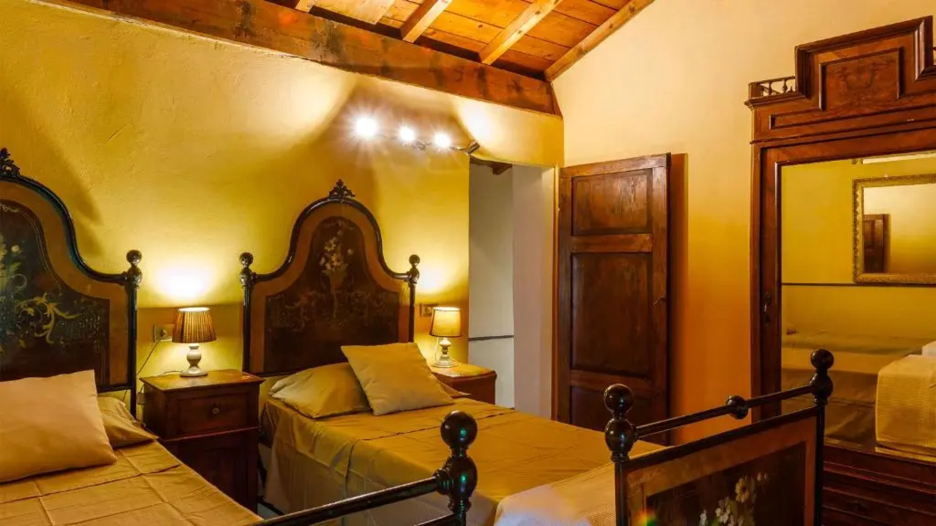 PIEVE DEL BORGO 6&2, Emma Villas