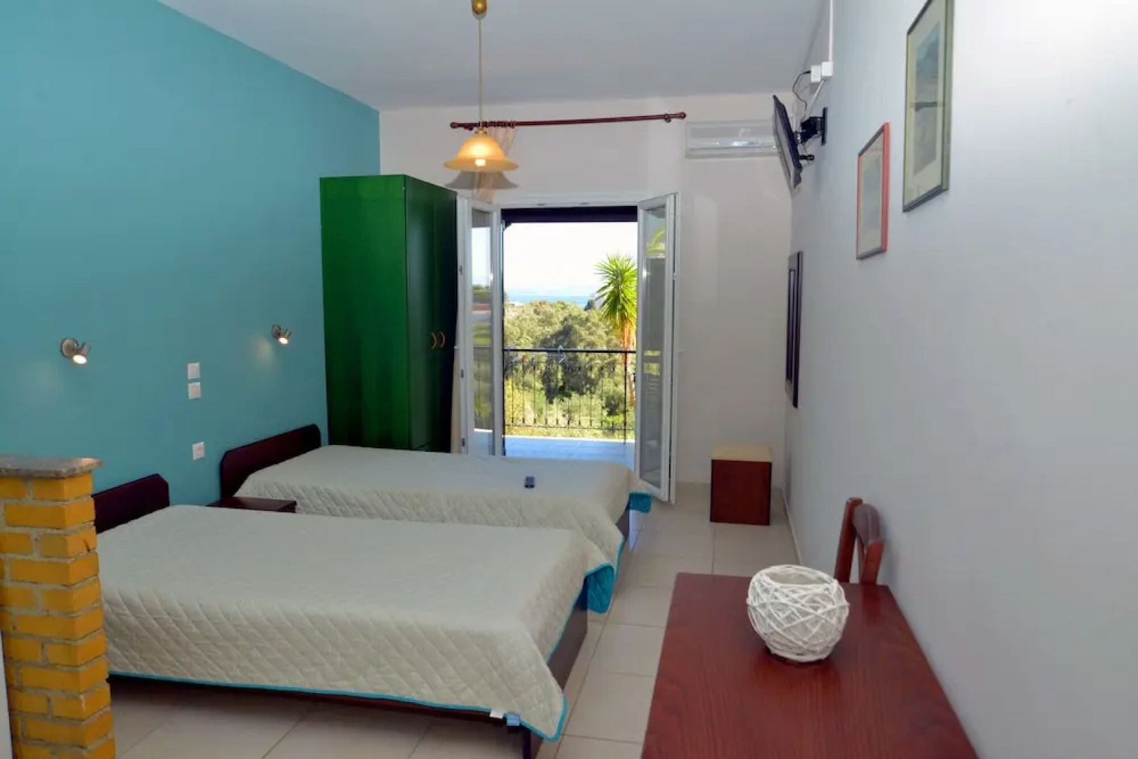 Alexandros Apartments