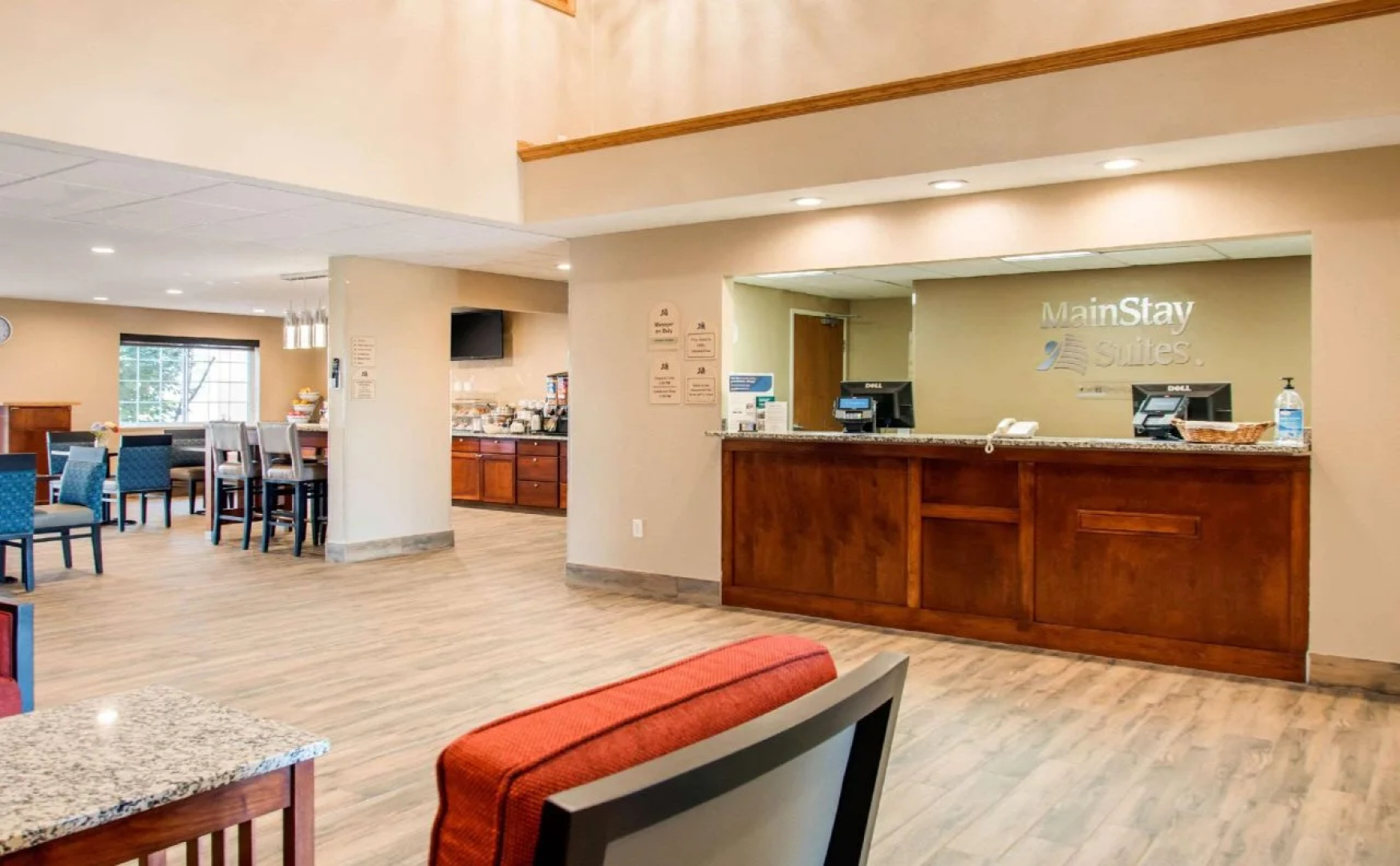 MainStay Suites Dubuque at Hwy 20