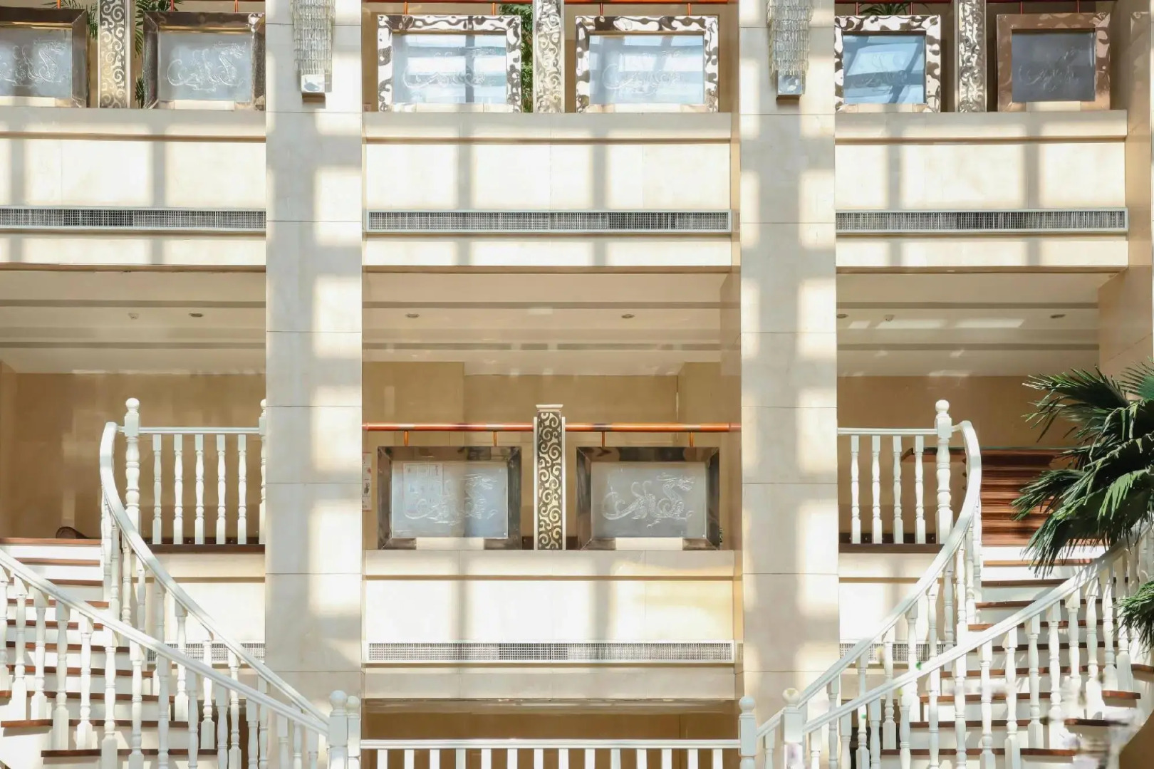 Gold Harbour Holiday Hotel