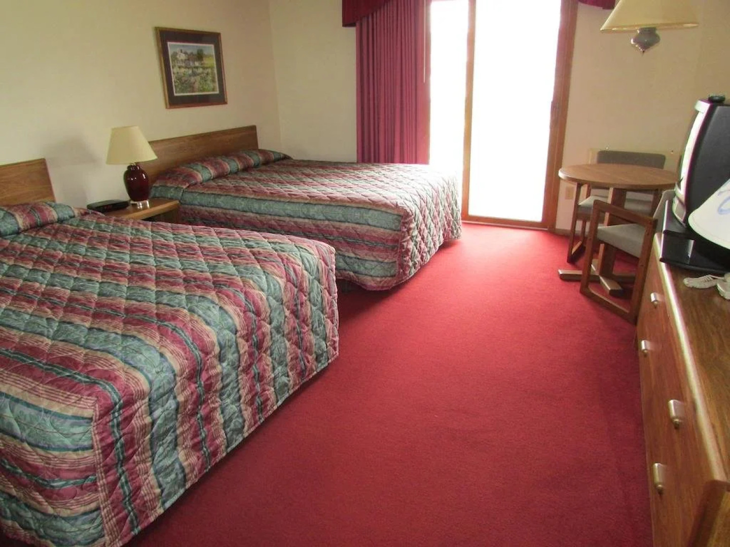 Somerset Inn & Suites