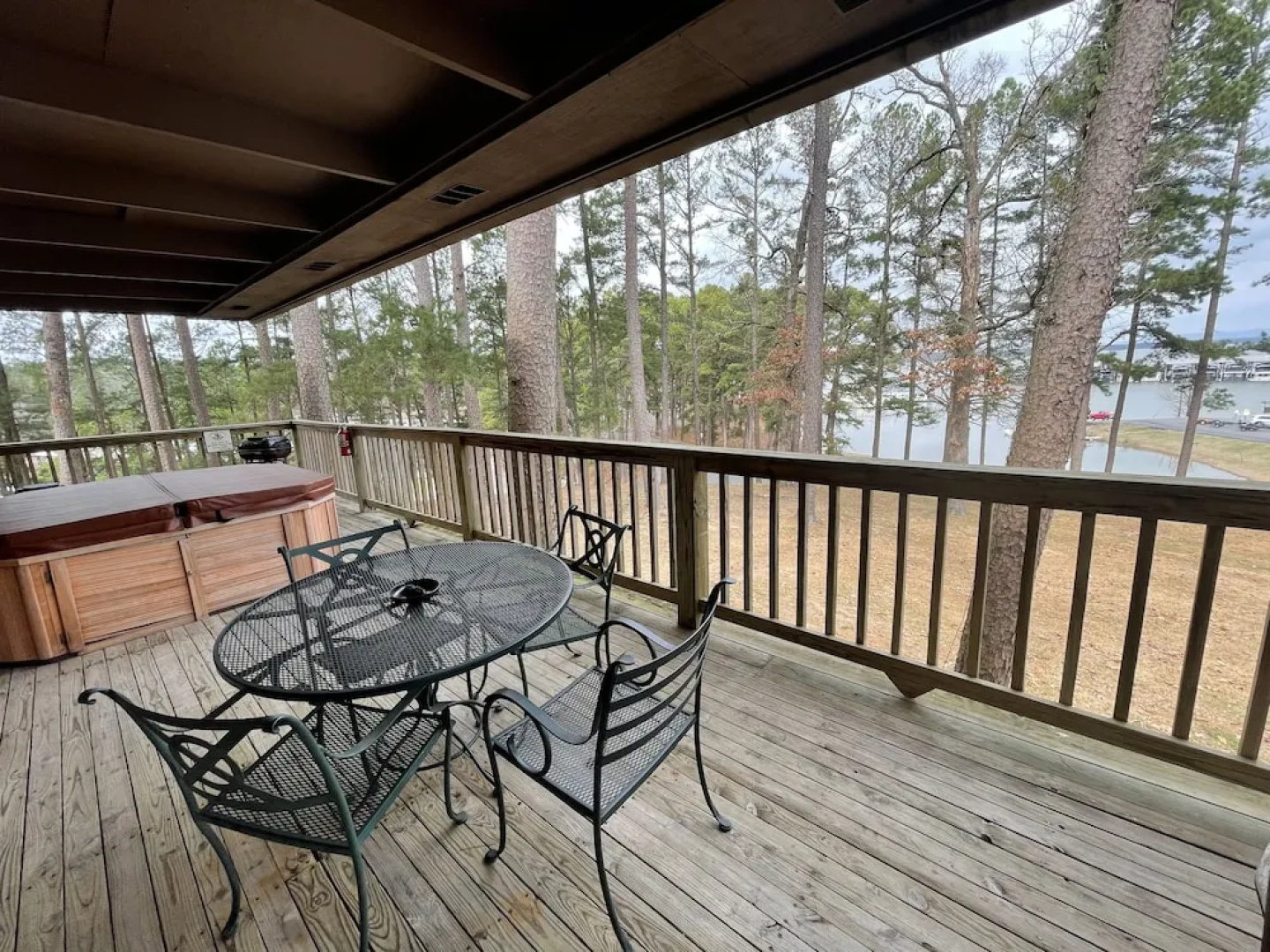 Mountain Harbor Lodge cottage on Lake Ouachita by RedAwning