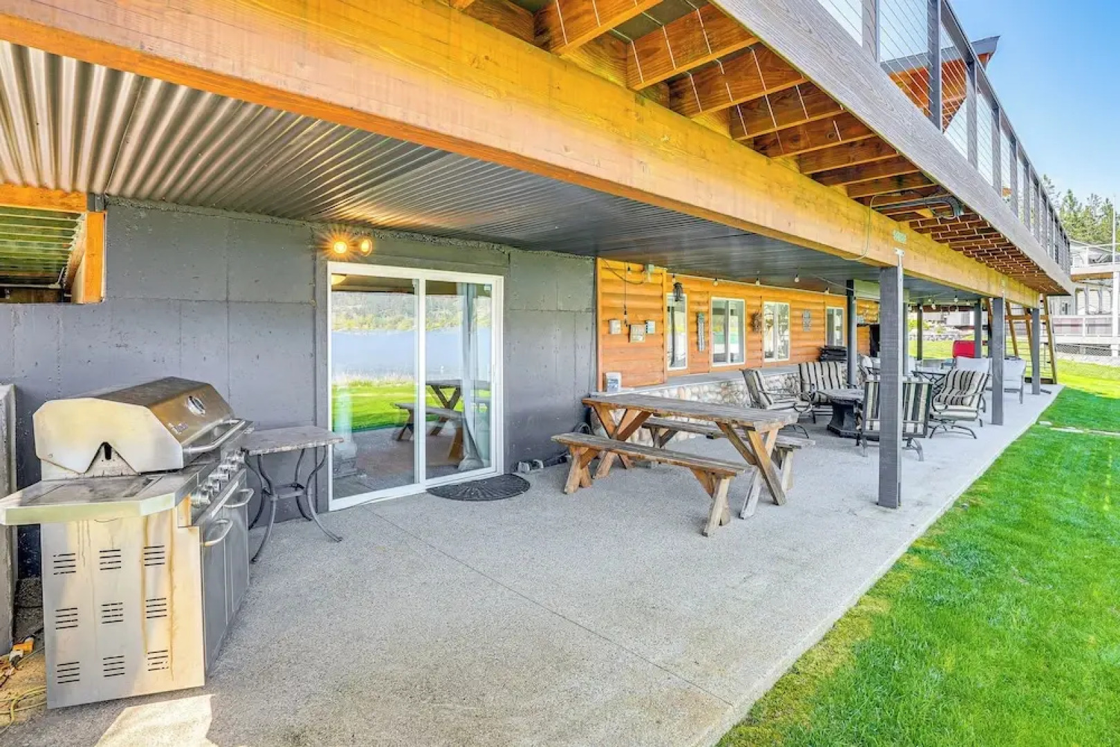 Lakefront Retreat w/ Kayaks, Paddle Boards & Deck!