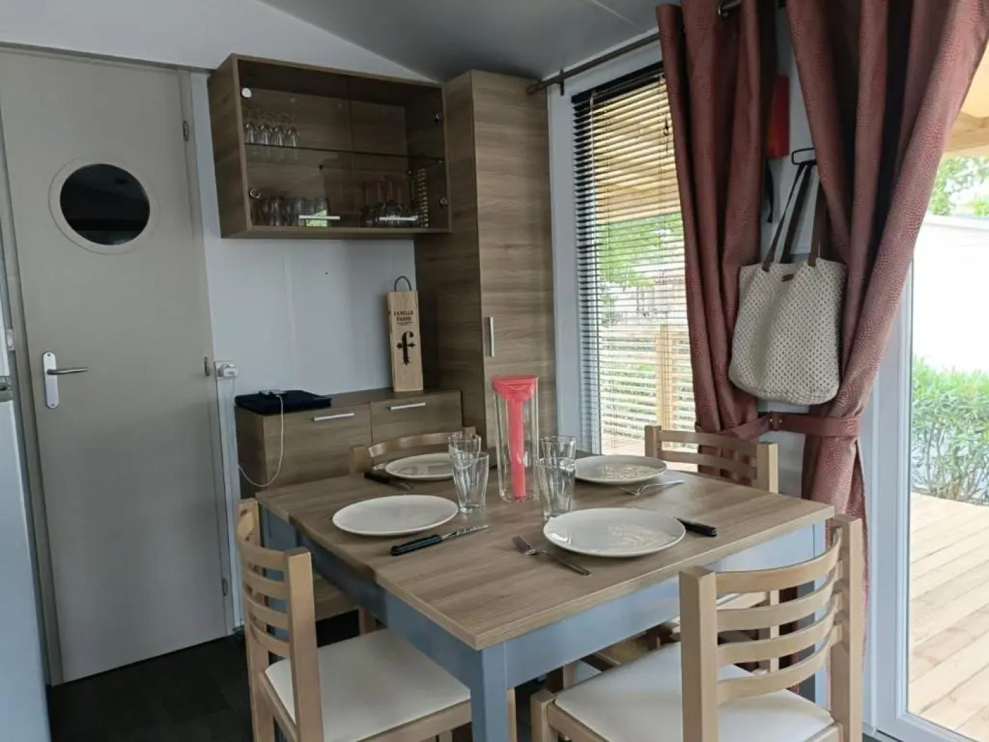 Mobil-home camping 4 étoiles La carabasse Vias