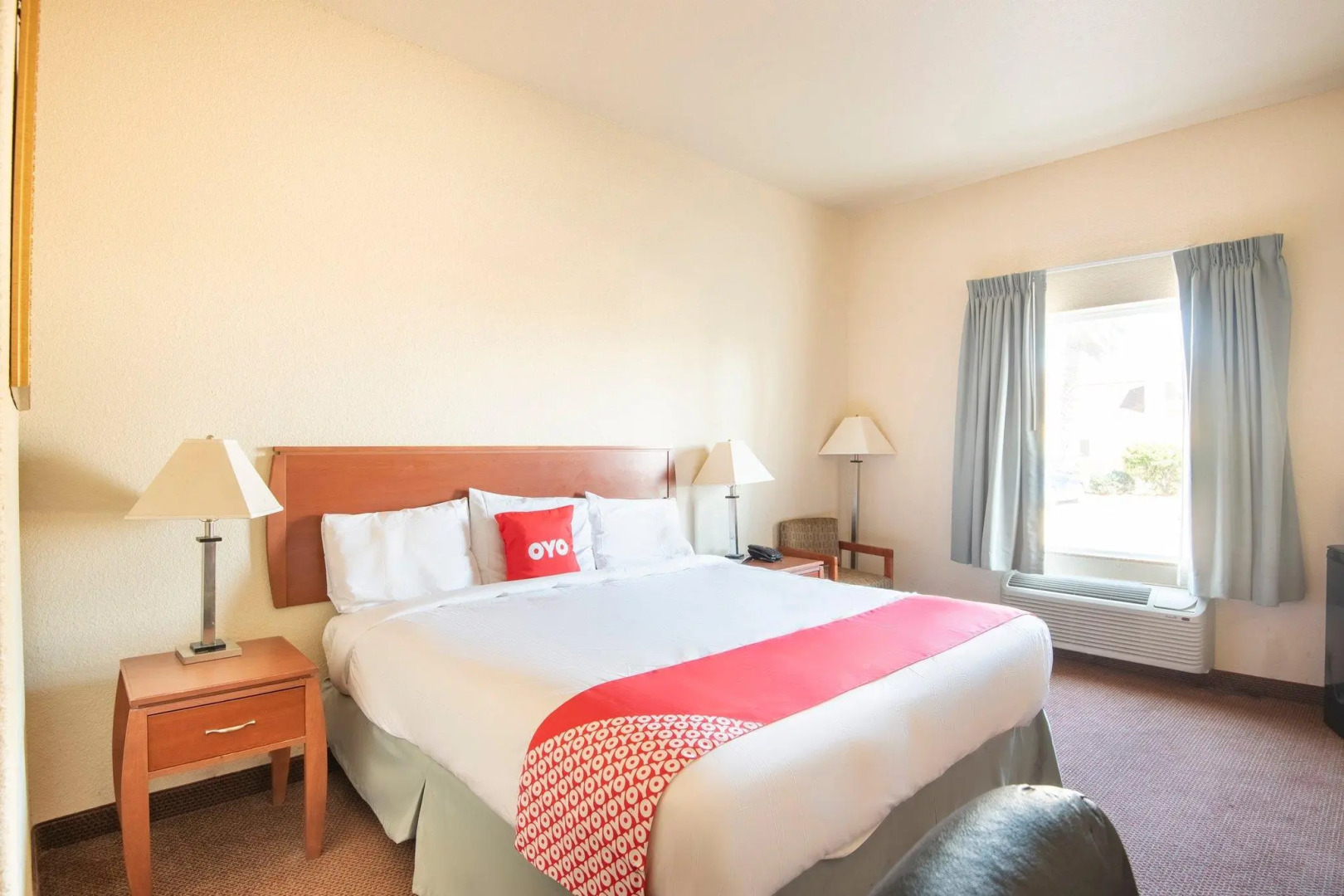 OYO Townhouse Clute Lake Jackson