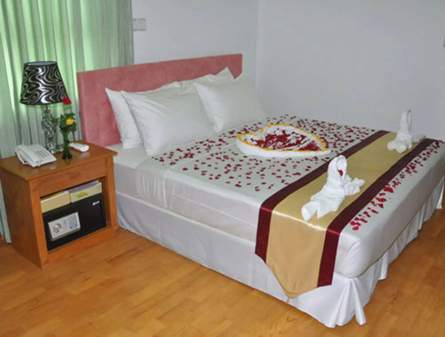 Paragon Hotel