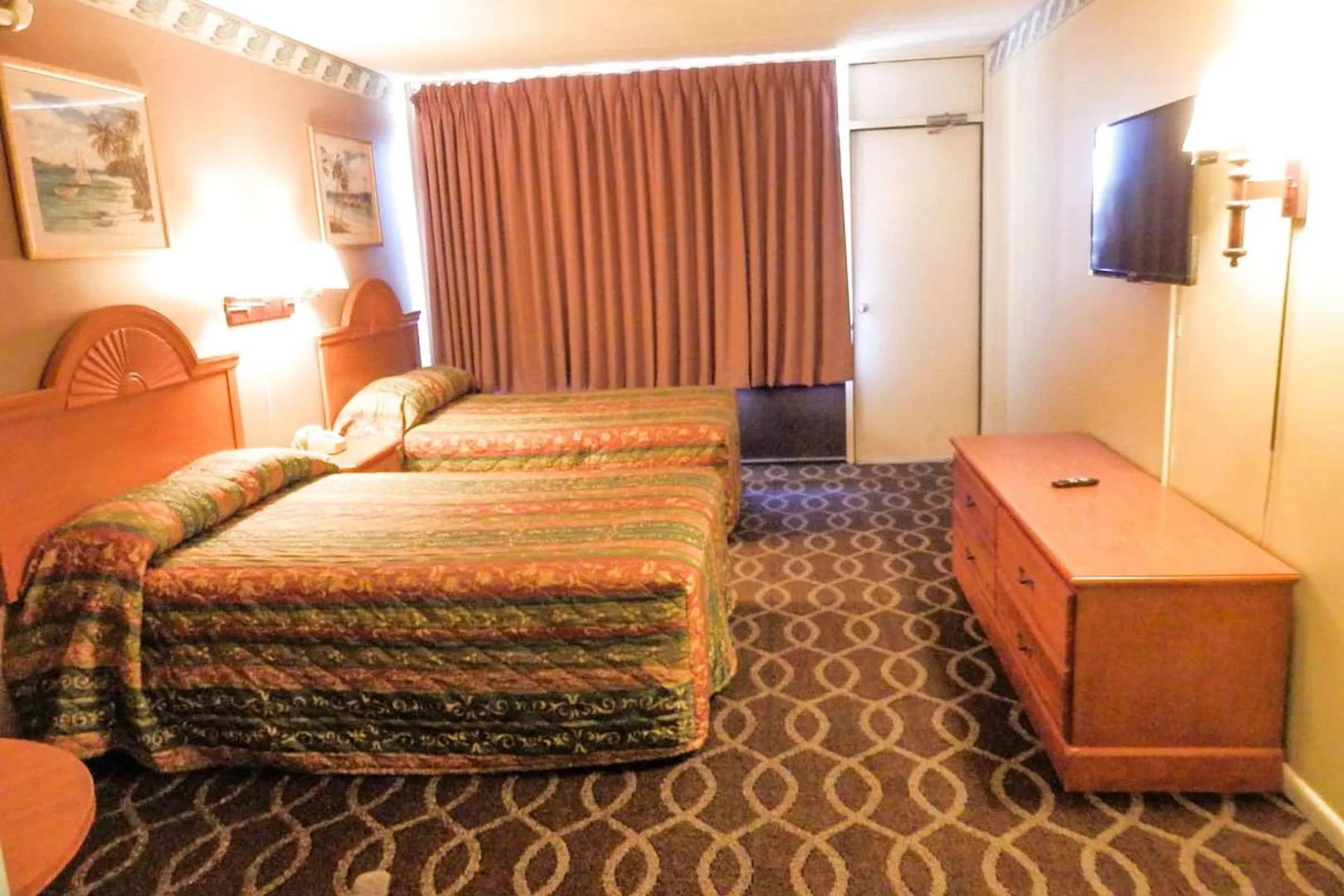 Red Roof PLUS+ & Suites Virginia Beach – Seaside