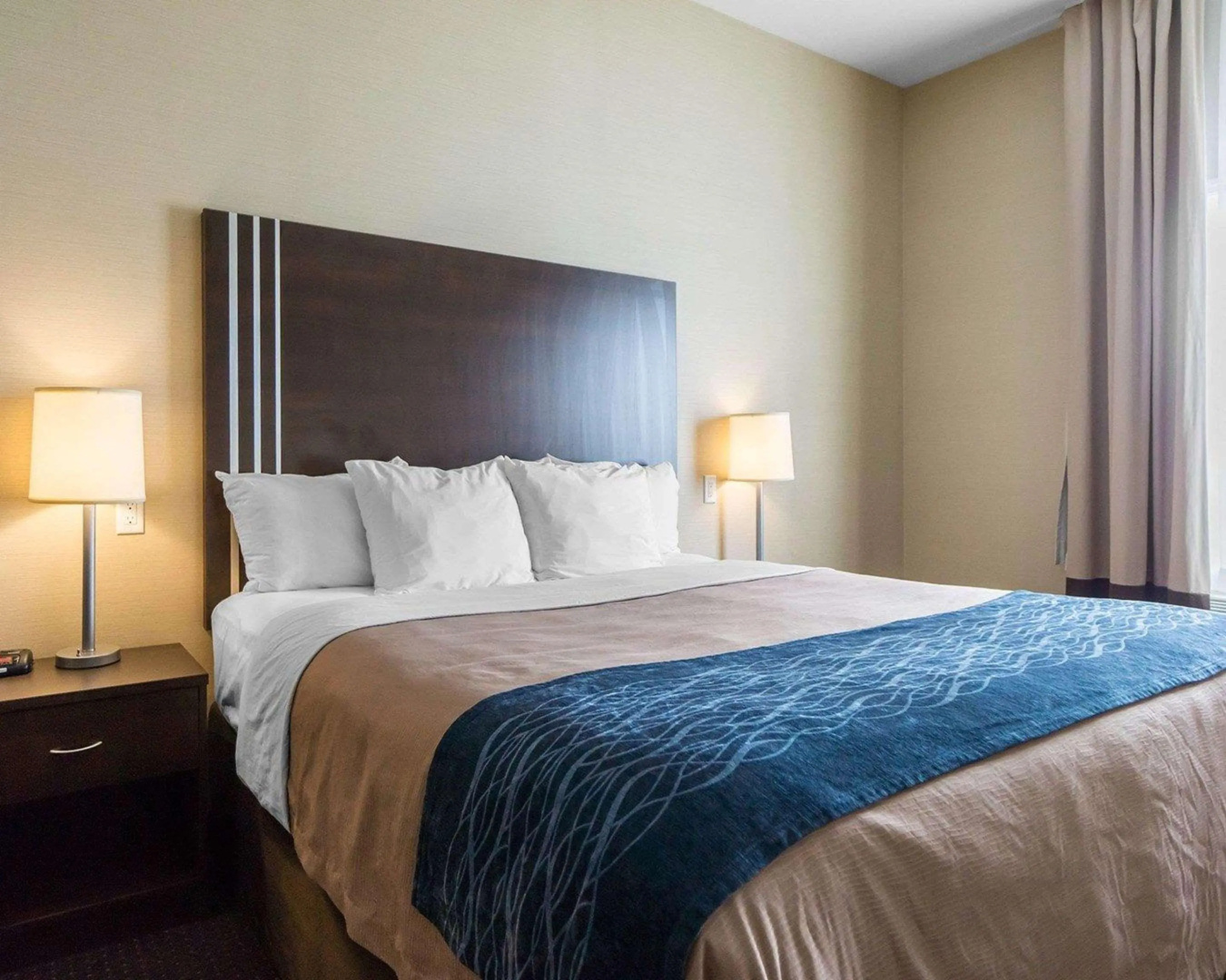 Comfort Inn & Suites