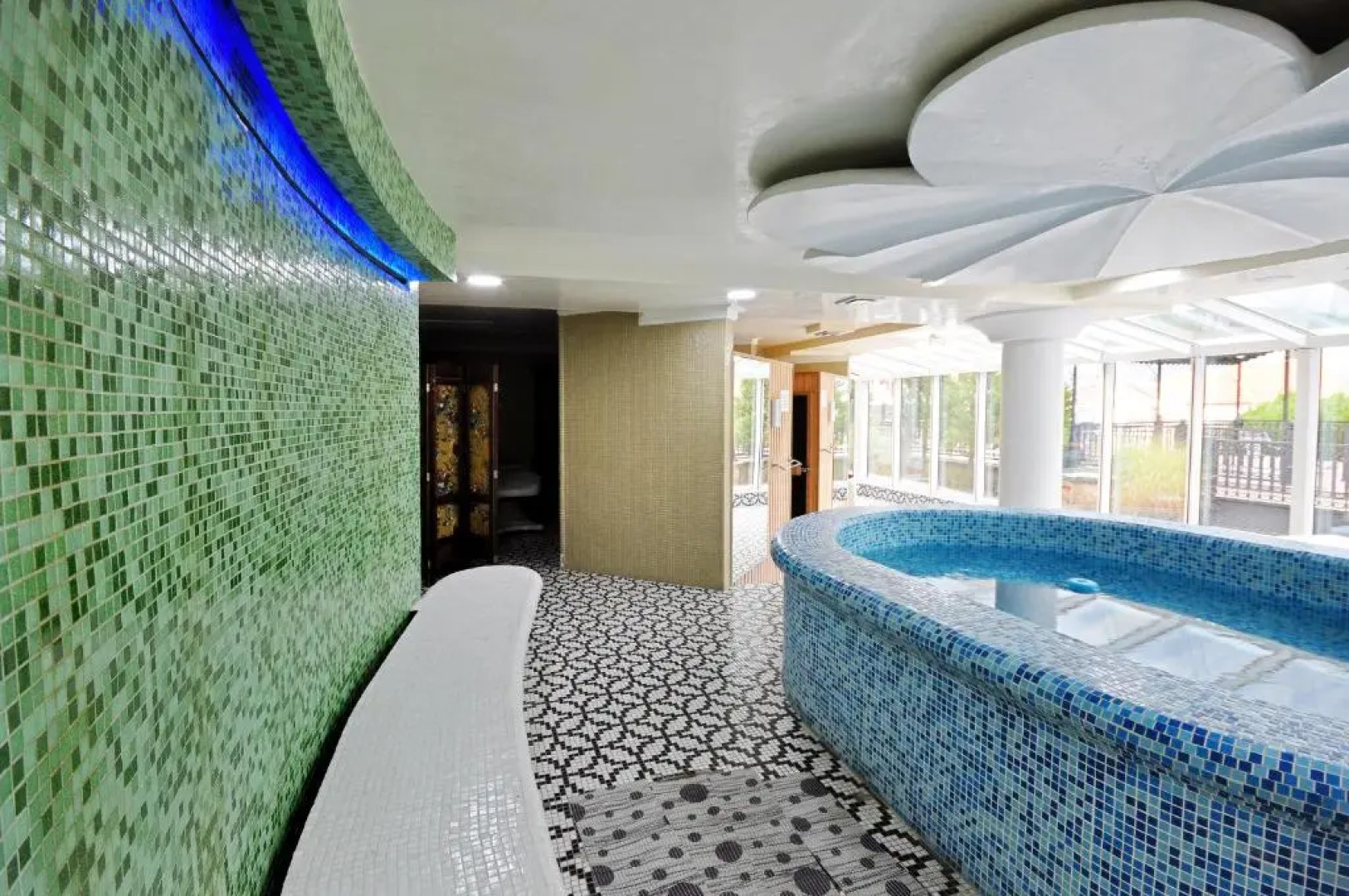 Sunny Hill Apartments & Aqua Park