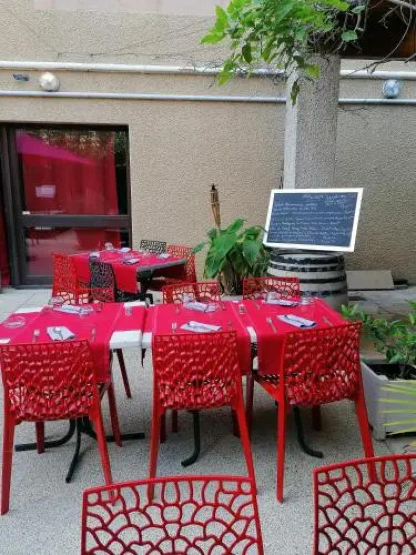 Hotel The Originals Romans-sur-Isère Le Clos des Tanneurs