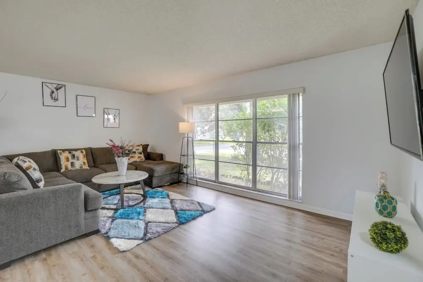 Spacious Tampa Vacation Rental ~ 7 Mi to Beach!