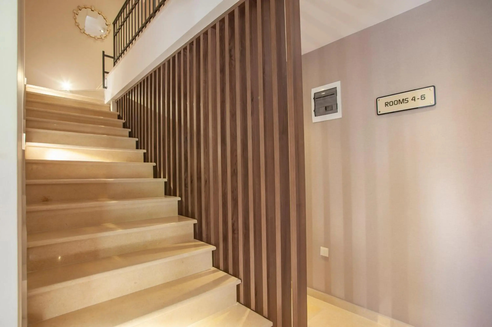 Отель Twelve by Aycon