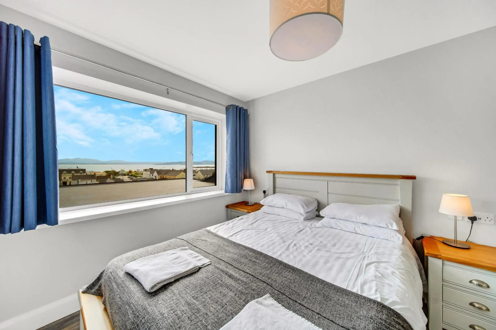 BayView Luxury 4 Bedroom Penthouse
