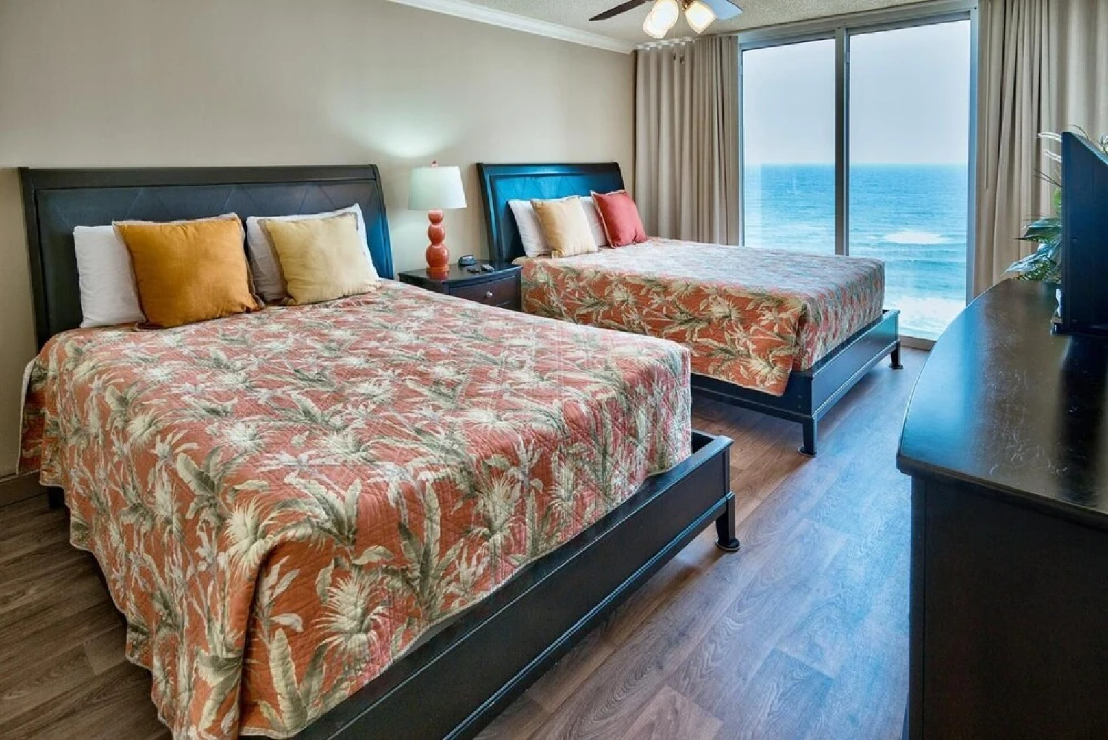 Long Beach 1 - 1104 - 663661