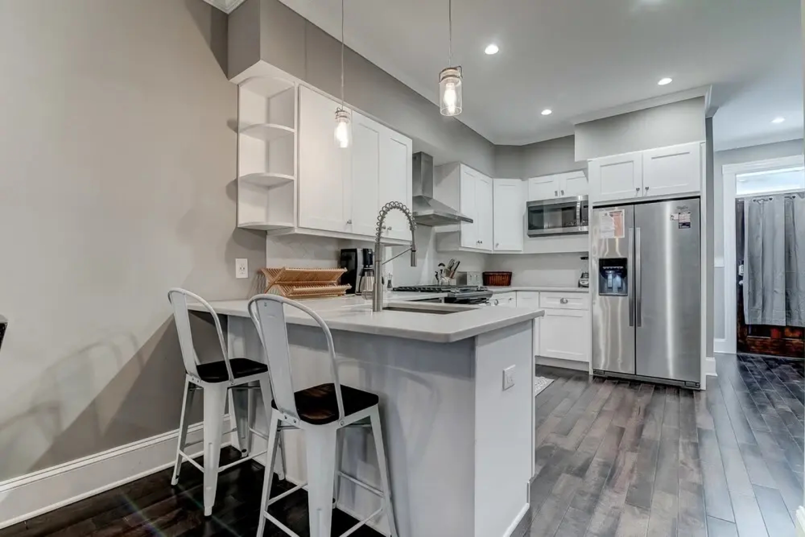 Luxury Home Near Harbor With Roofdeck & Parking