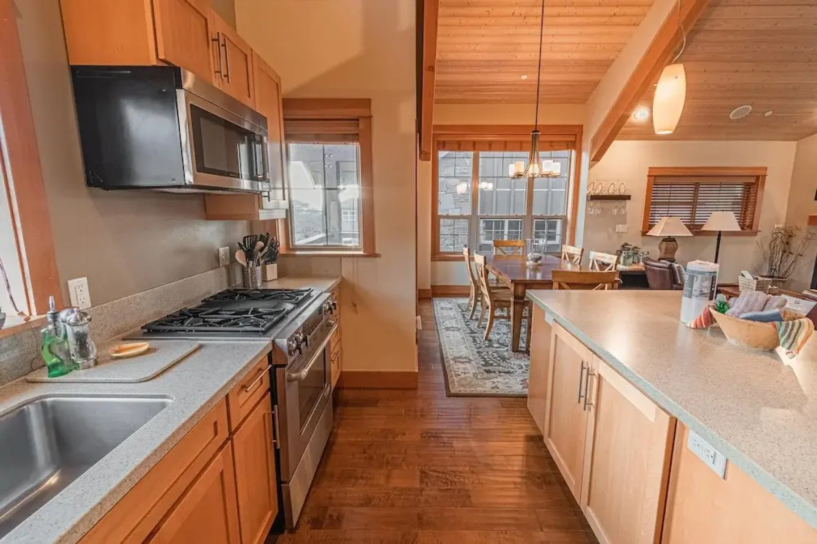 Lodges at Cannon Beach B1