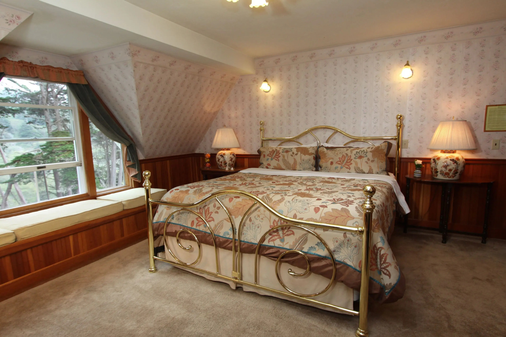 Elk Cove Inn & Spa