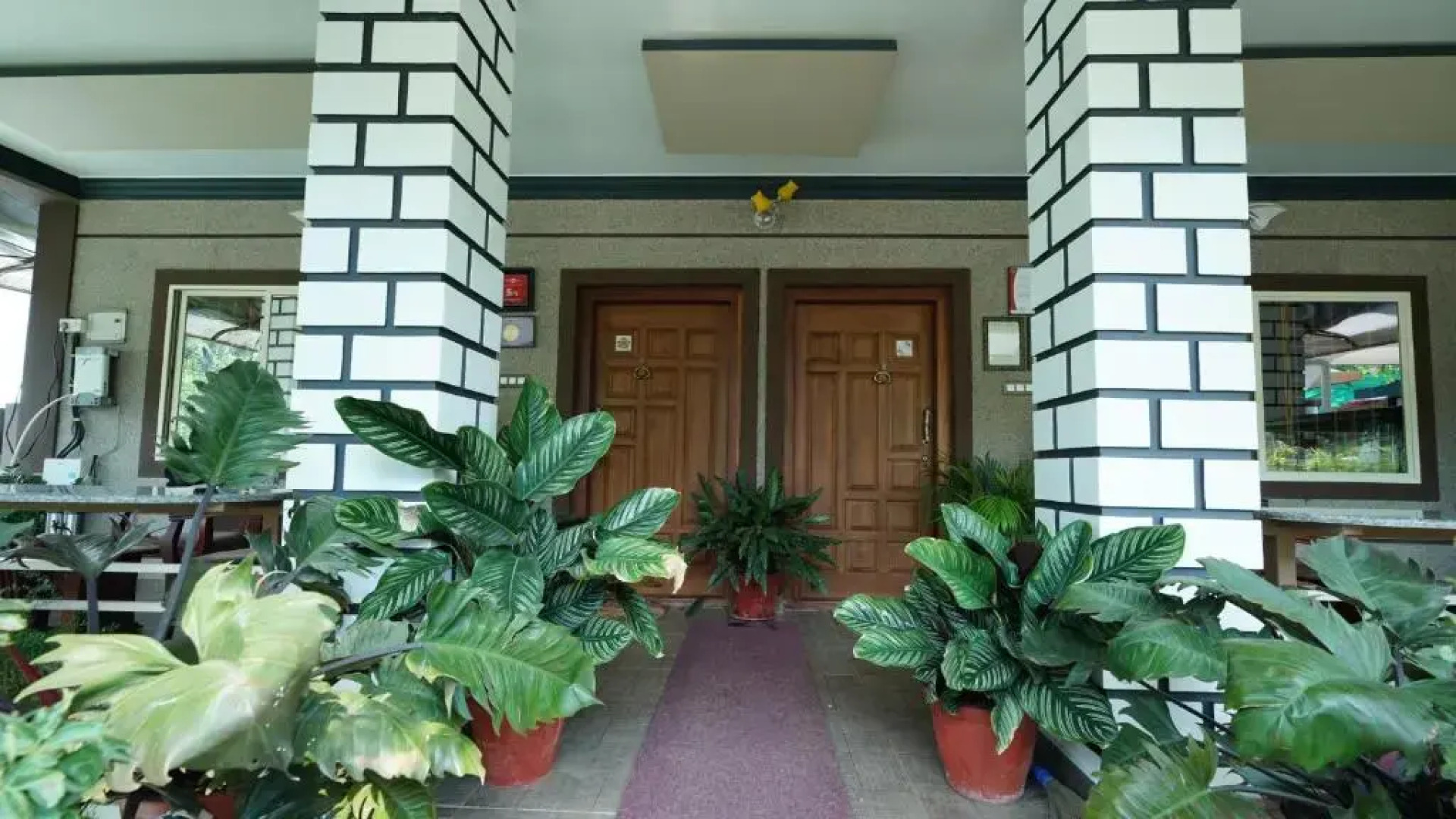 Srinikethana Home Stay with Swimming Pool