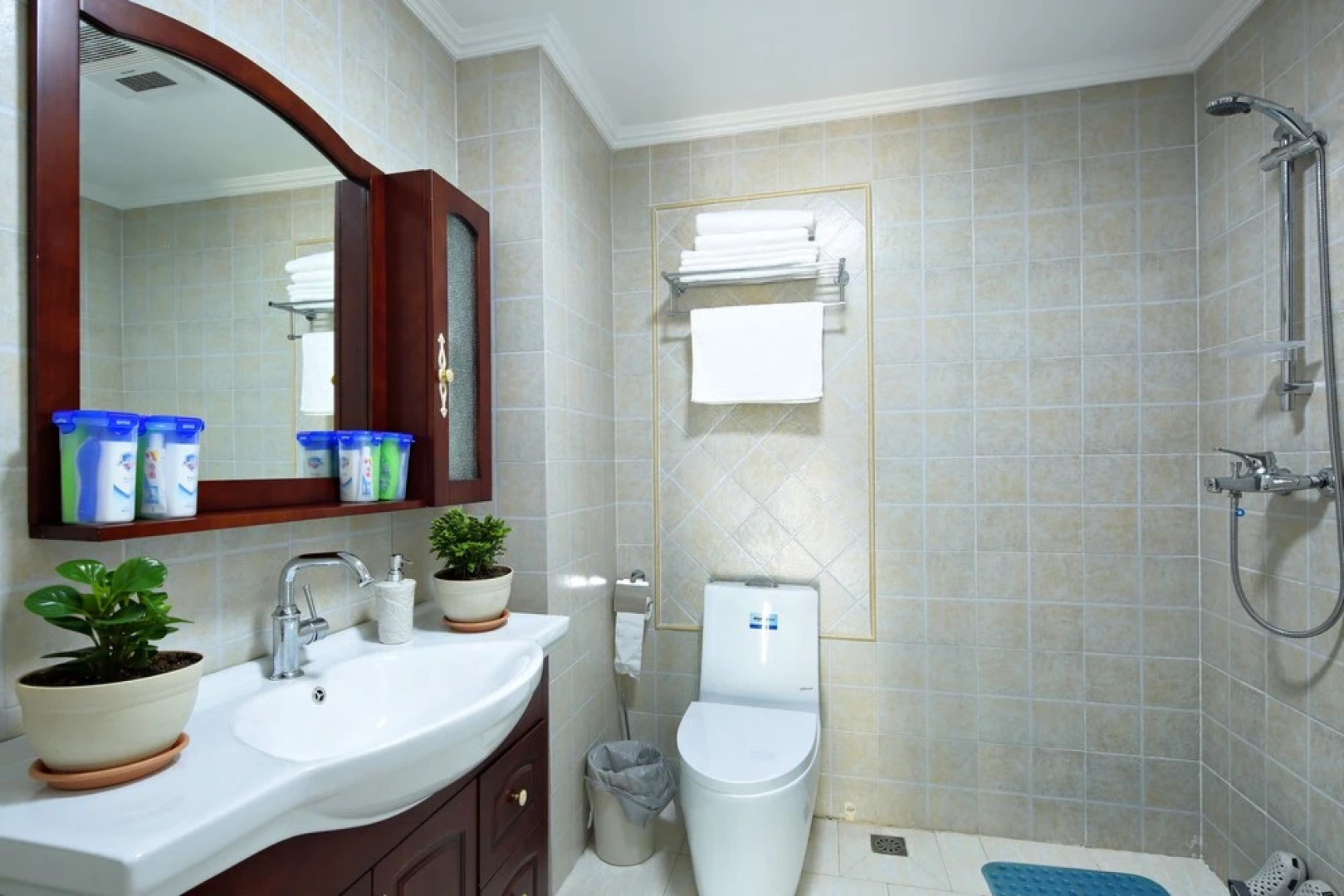 Qingdao Oceanside Hotel & Resort