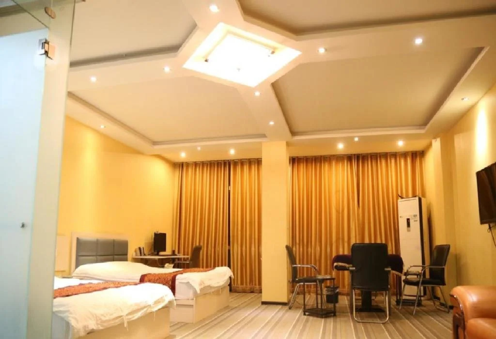 Linqi Friendship Fashion Inn