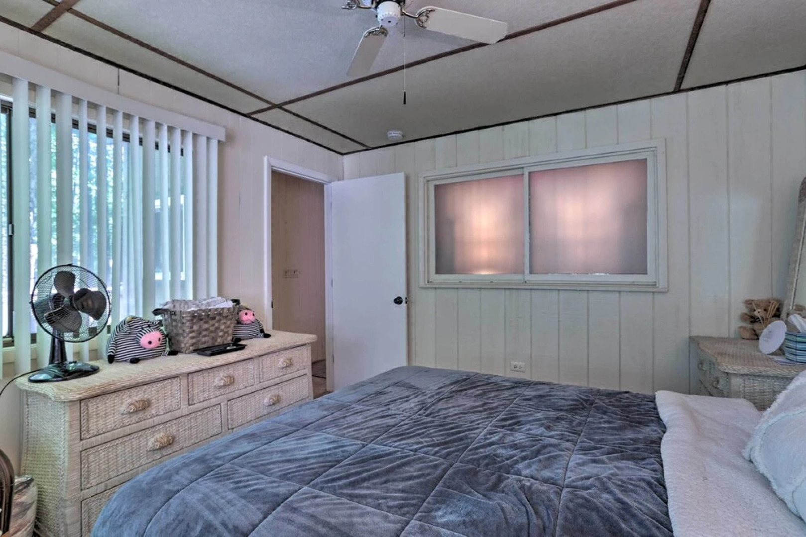 Dog-friendly Lake Ariel Resort Home w/ Deck!