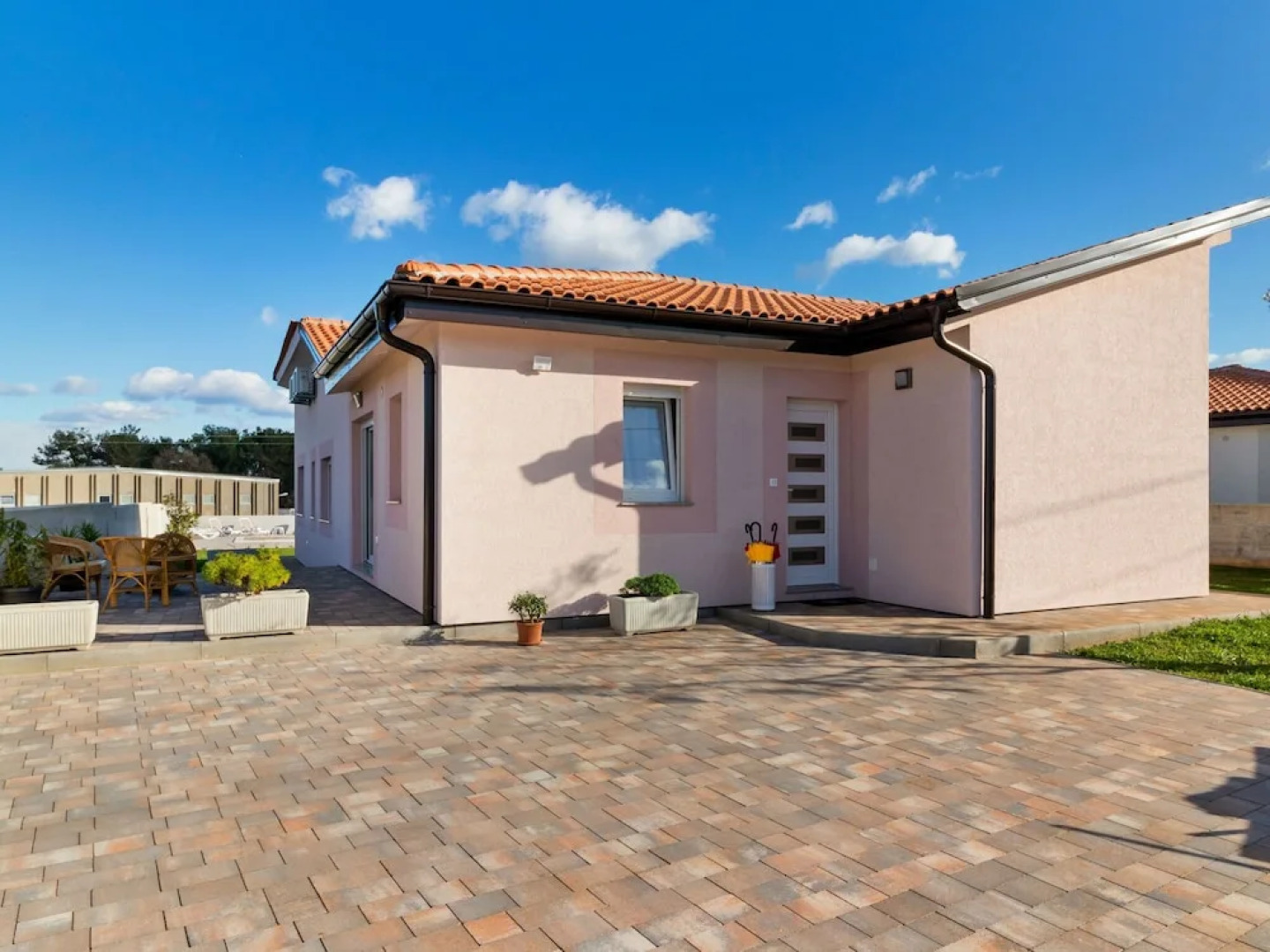 Serene Holiday Home in Novigrad with Private Pool